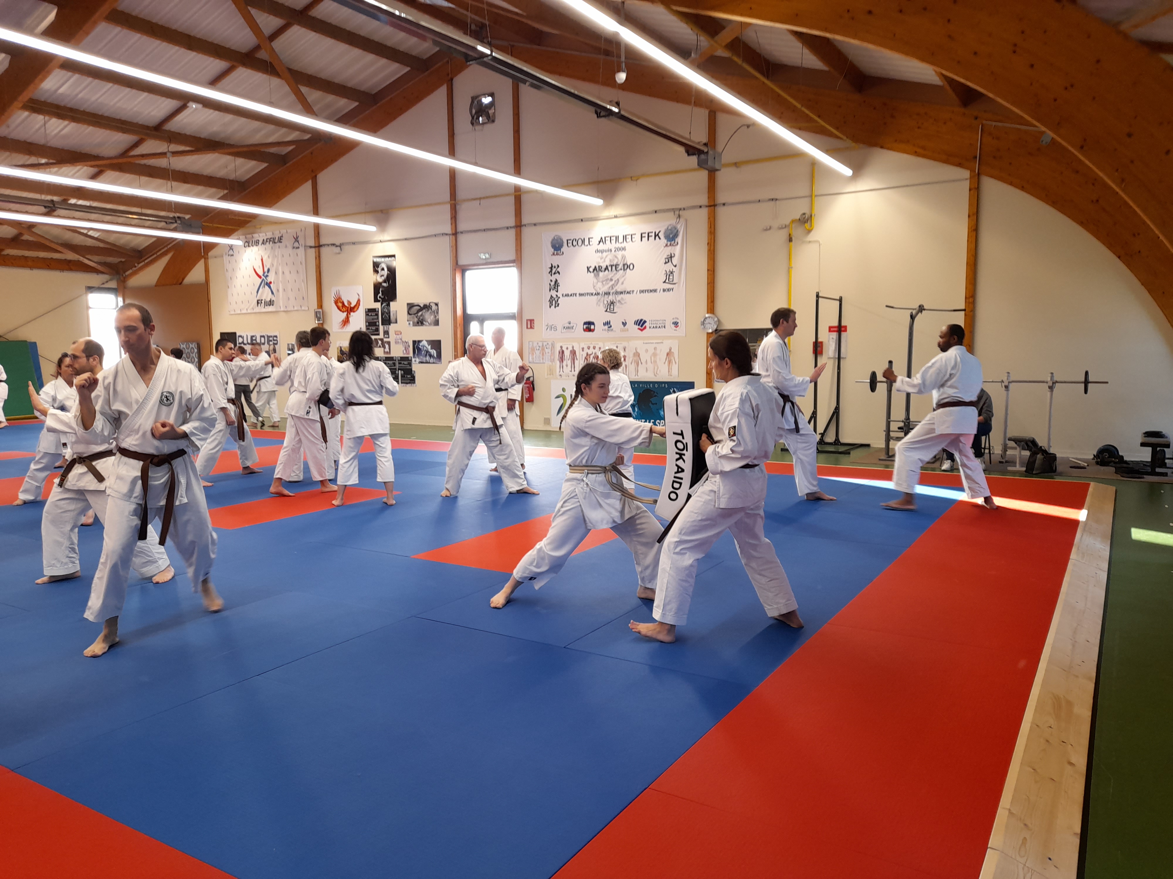 karaté club de karaté esprit de la main vide condé sur noireau condé en normandie Valdallière, Vassy, Karaté Shotokan