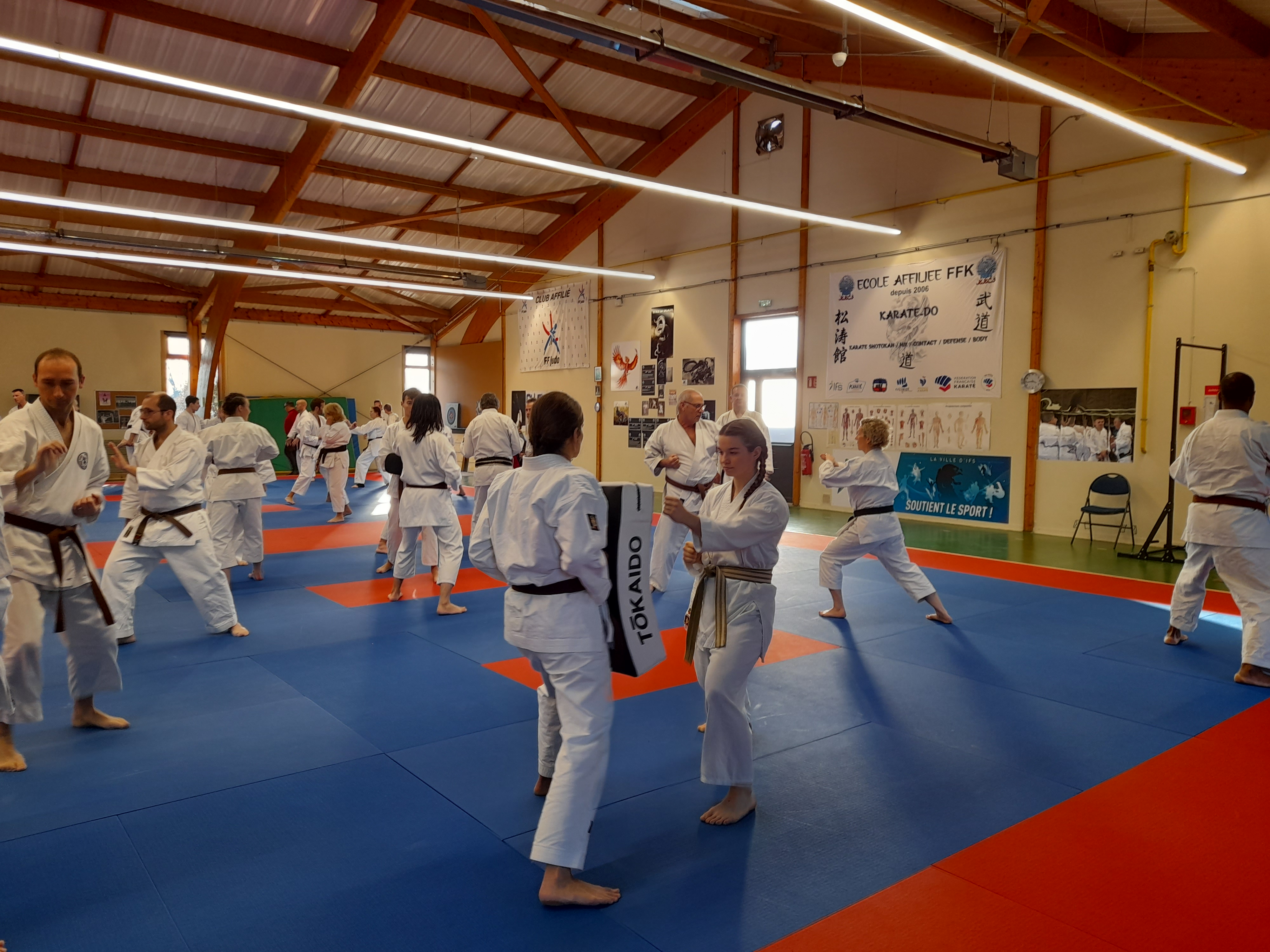 karaté club de karaté esprit de la main vide condé sur noireau condé en normandie Valdallière, Vassy, Karaté Shotokan
