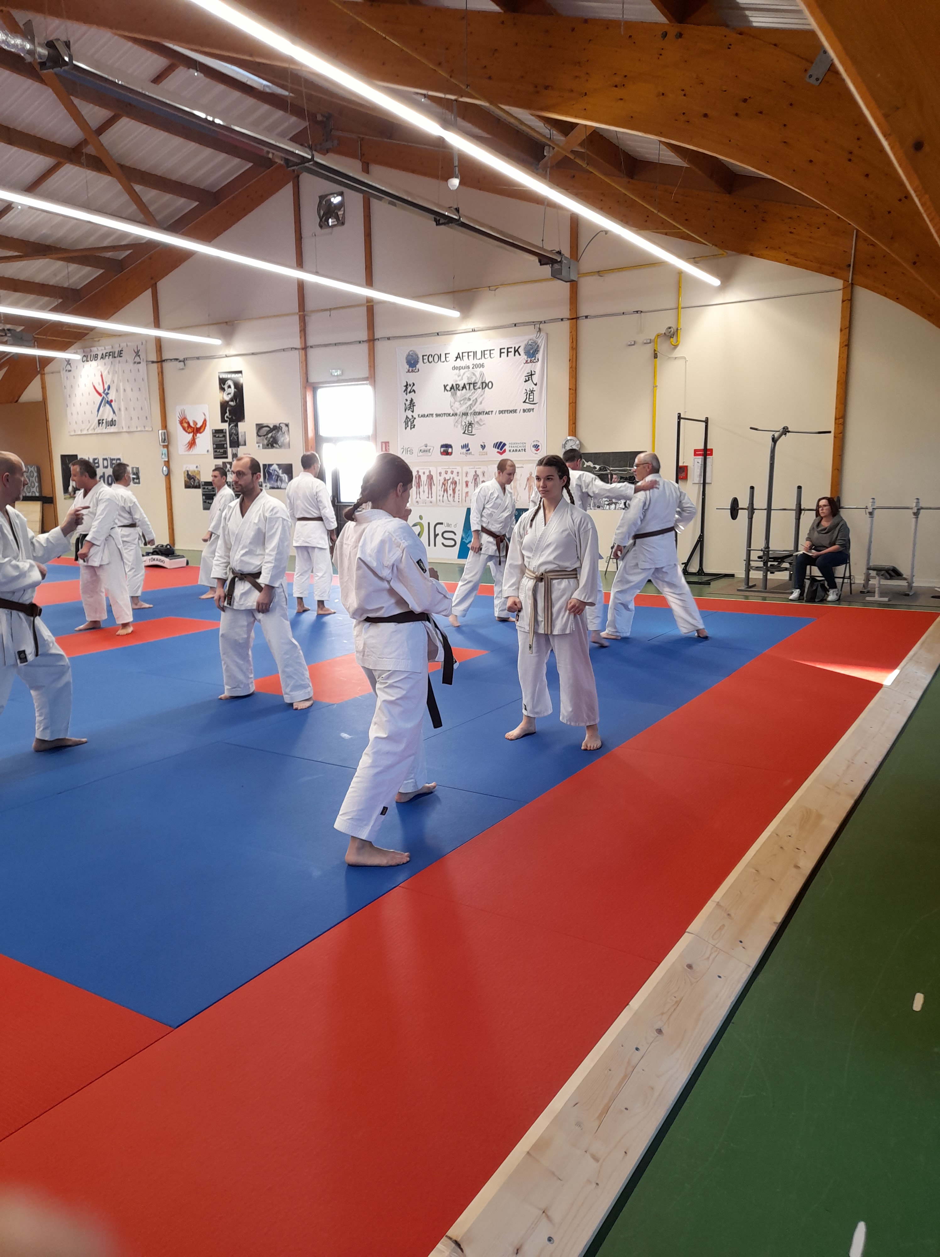 karaté club de karaté esprit de la main vide condé sur noireau condé en normandie Valdallière, Vassy, Karaté Shotokan