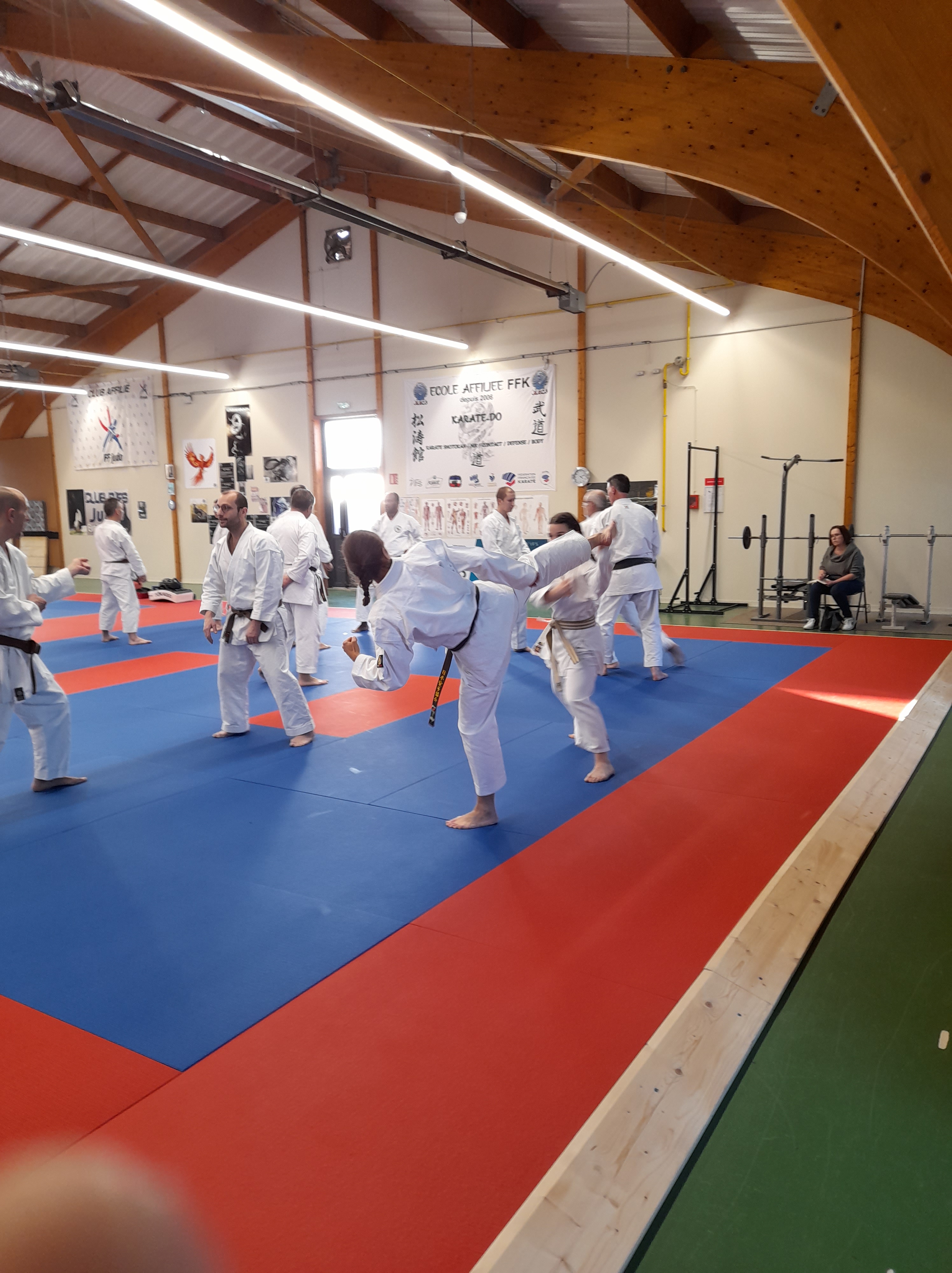 karaté club de karaté esprit de la main vide condé sur noireau condé en normandie Valdallière, Vassy, Karaté Shotokan