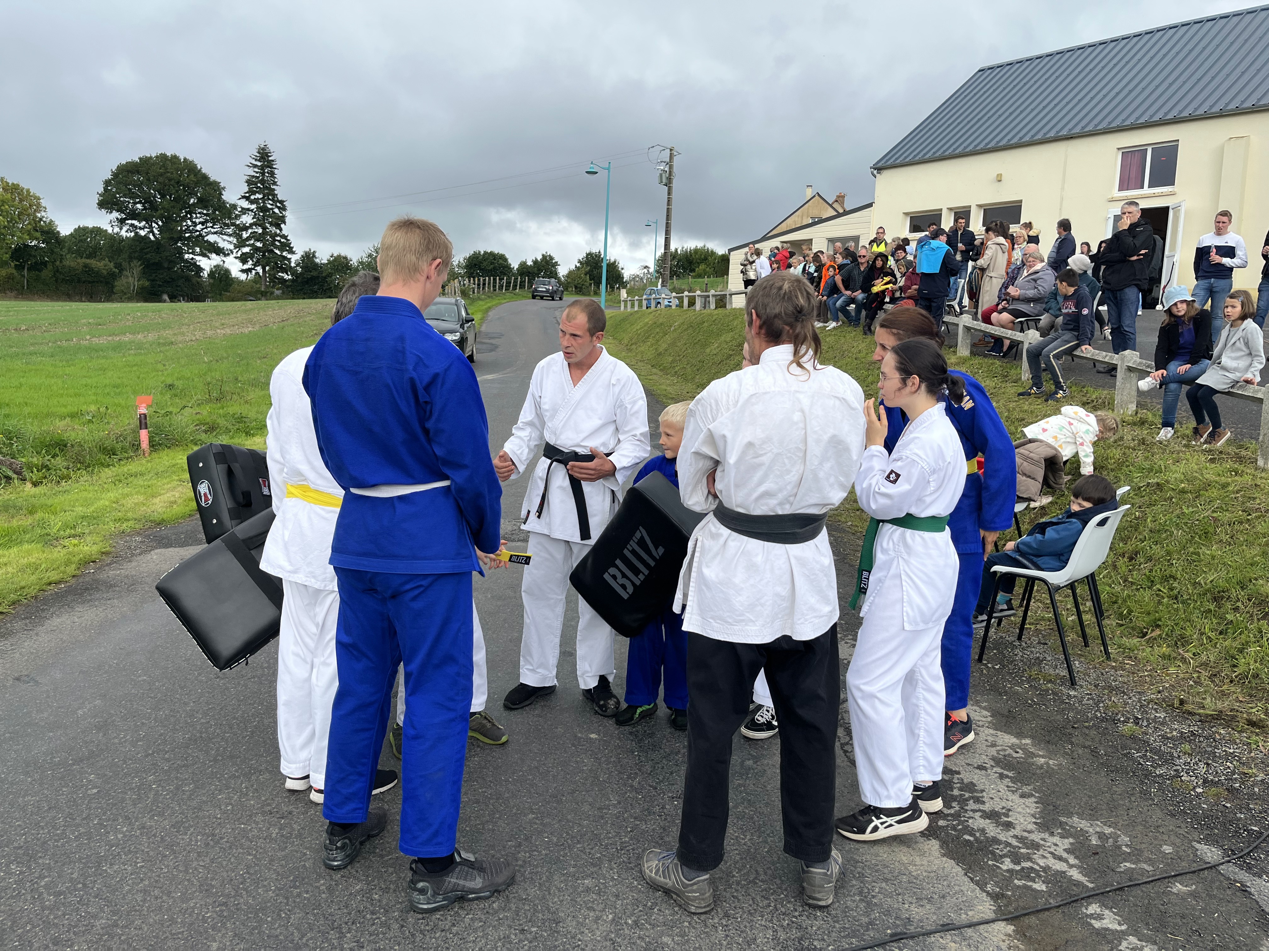 karaté club de karaté esprit de la main vide condé sur noireau condé en normandie Valdallière, Vassy, Karaté Shotokan
