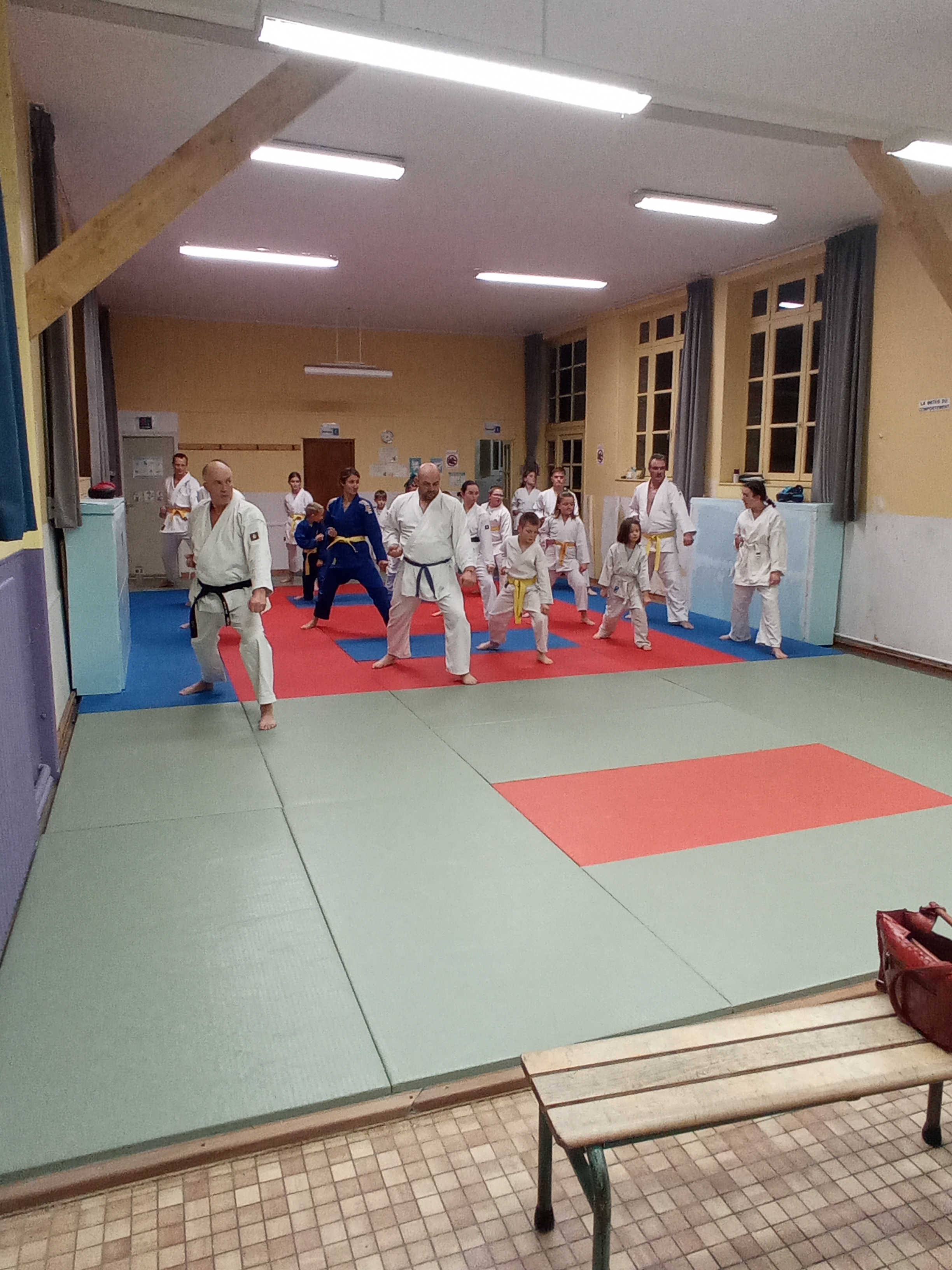 karaté club de karaté esprit de la main vide condé sur noireau condé en normandie Valdallière, Vassy, Karaté Shotokan