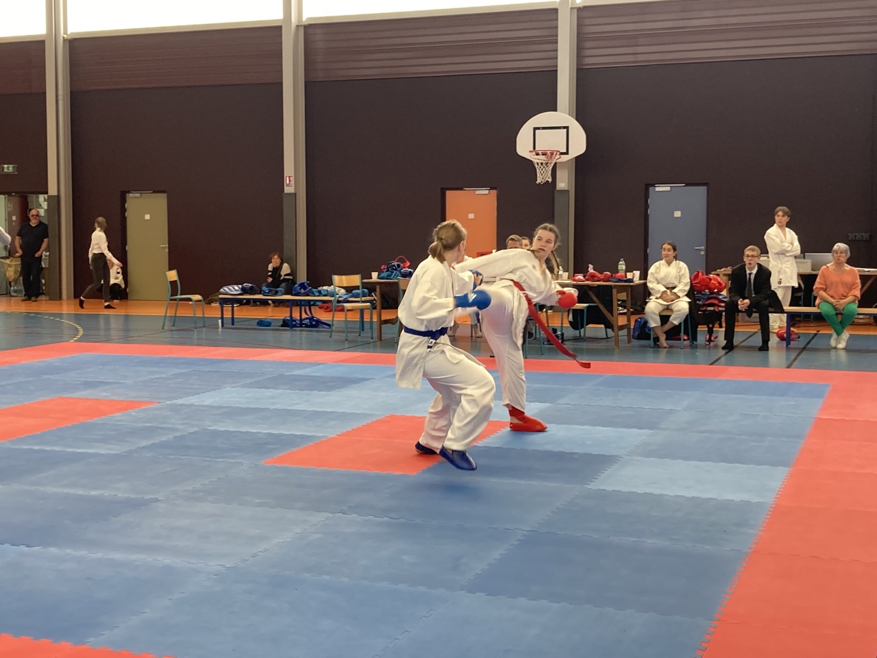 karaté club de karaté esprit de la main vide condé sur noireau condé en normandie Valdallière, Vassy, Karaté Shotokan