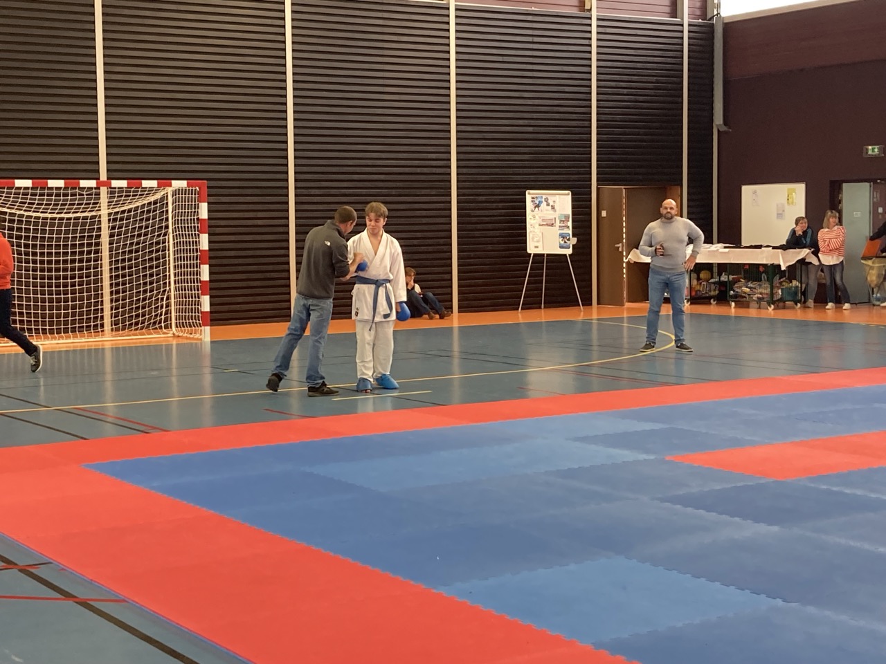 karaté club de karaté esprit de la main vide condé sur noireau condé en normandie Valdallière, Vassy, Karaté Shotokan