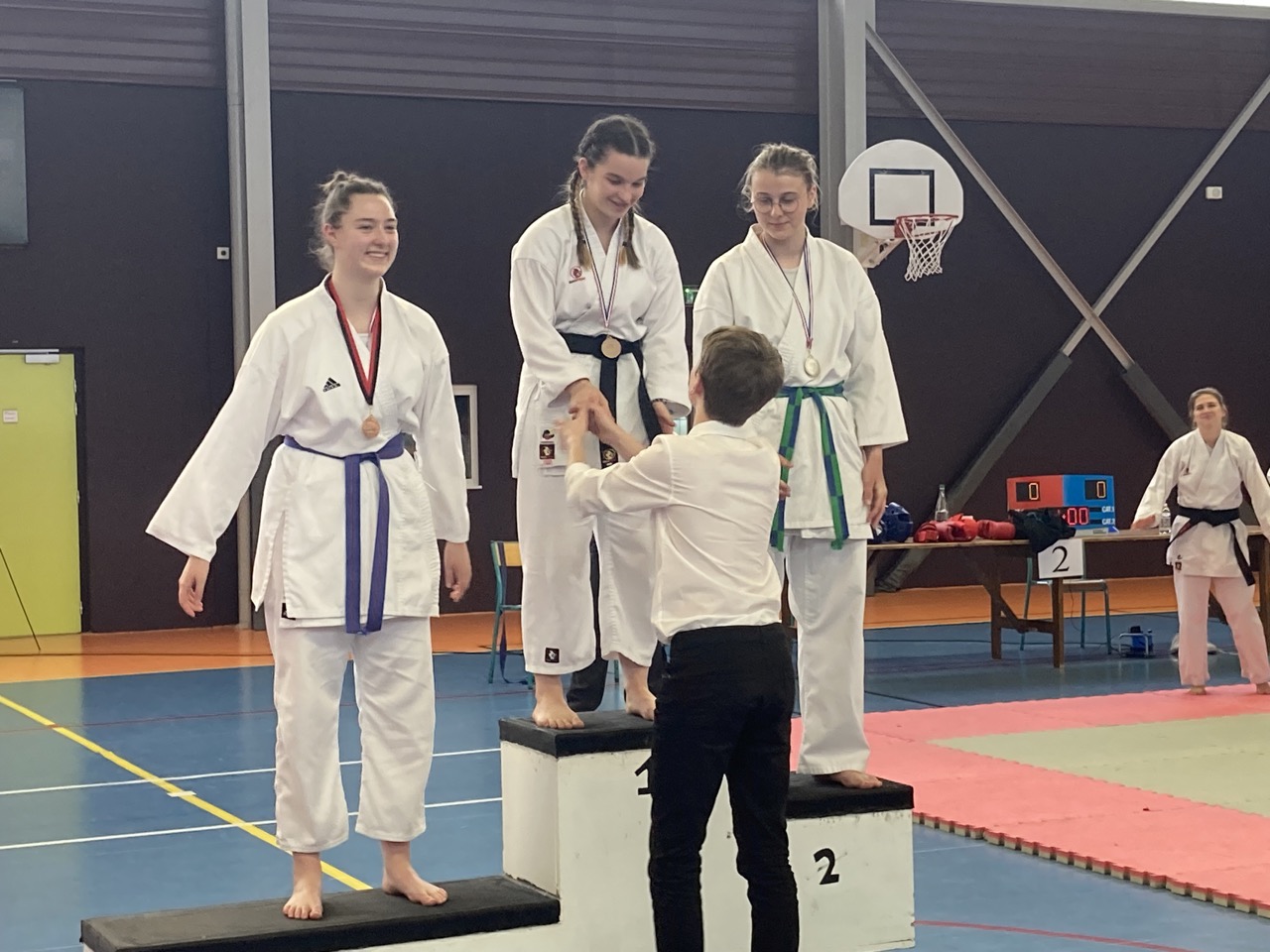 karaté club de karaté esprit de la main vide condé sur noireau condé en normandie Valdallière, Vassy, Karaté Shotokan