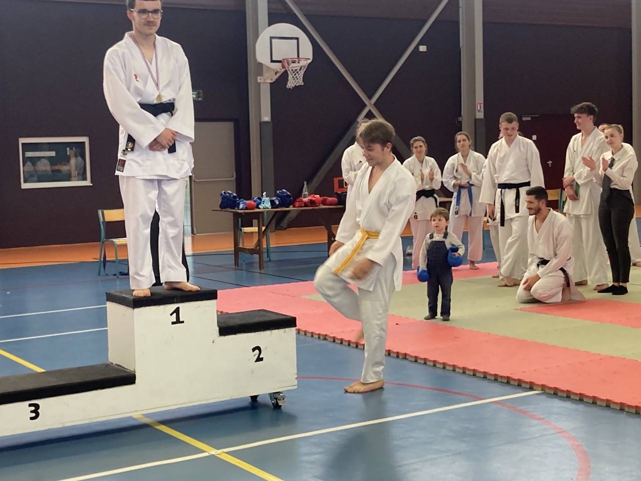 karaté club de karaté esprit de la main vide condé sur noireau condé en normandie Valdallière, Vassy, Karaté Shotokan