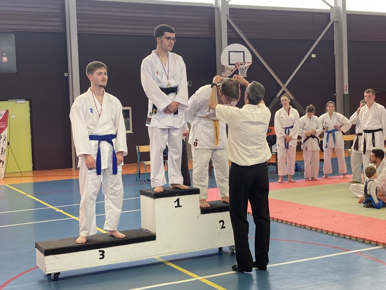 karaté club de karaté esprit de la main vide condé sur noireau condé en normandie Valdallière, Vassy, Karaté Shotokan