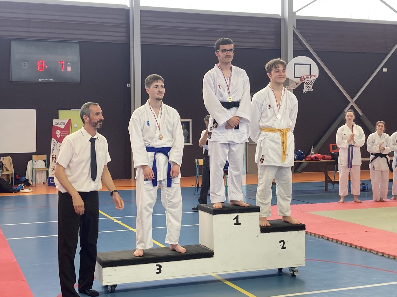 karaté club de karaté esprit de la main vide condé sur noireau condé en normandie Valdallière, Vassy, Karaté Shotokan