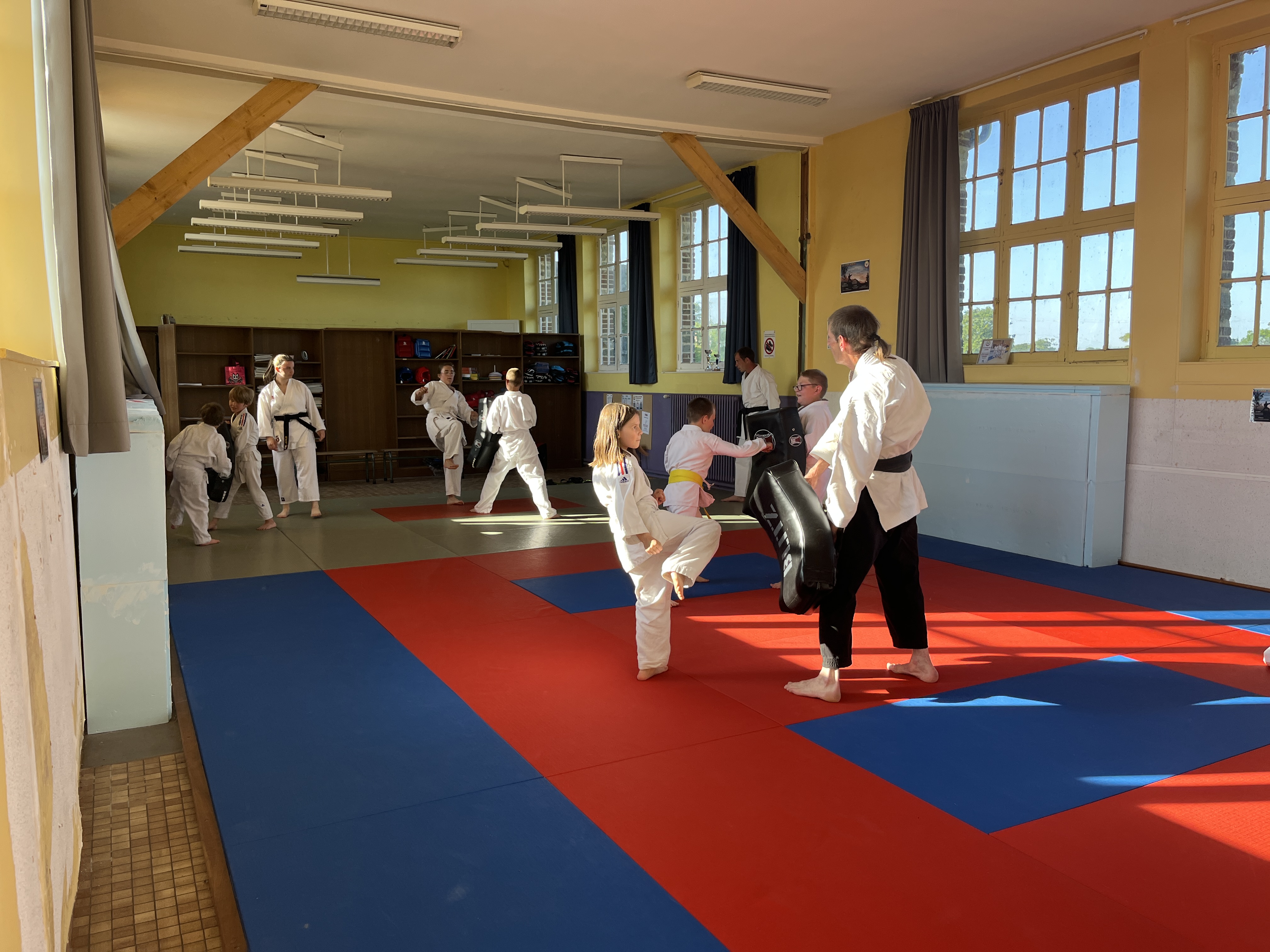 karaté club de karaté esprit de la main vide condé sur noireau condé en normandie Valdallière, Vassy, Karaté Shotokan