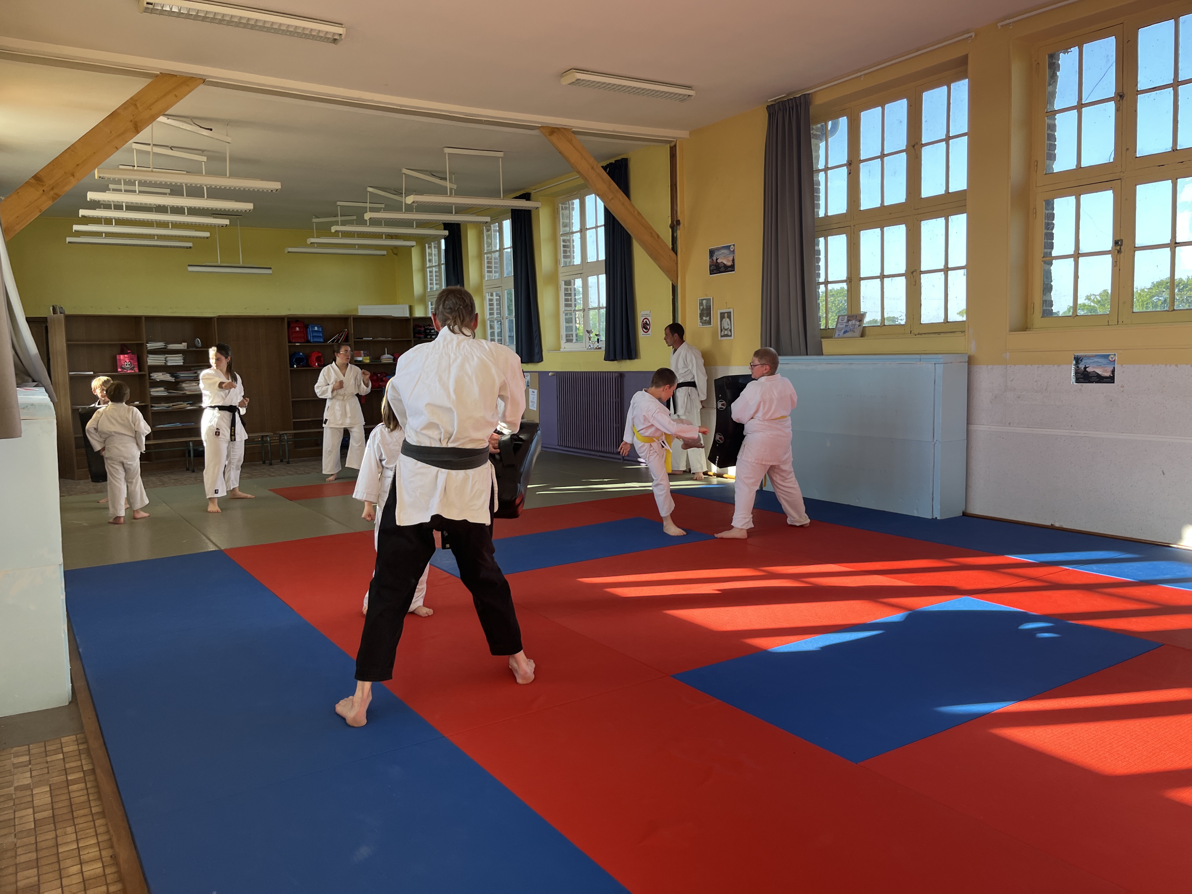 karaté club de karaté esprit de la main vide condé sur noireau condé en normandie Valdallière, Vassy, Karaté Shotokan