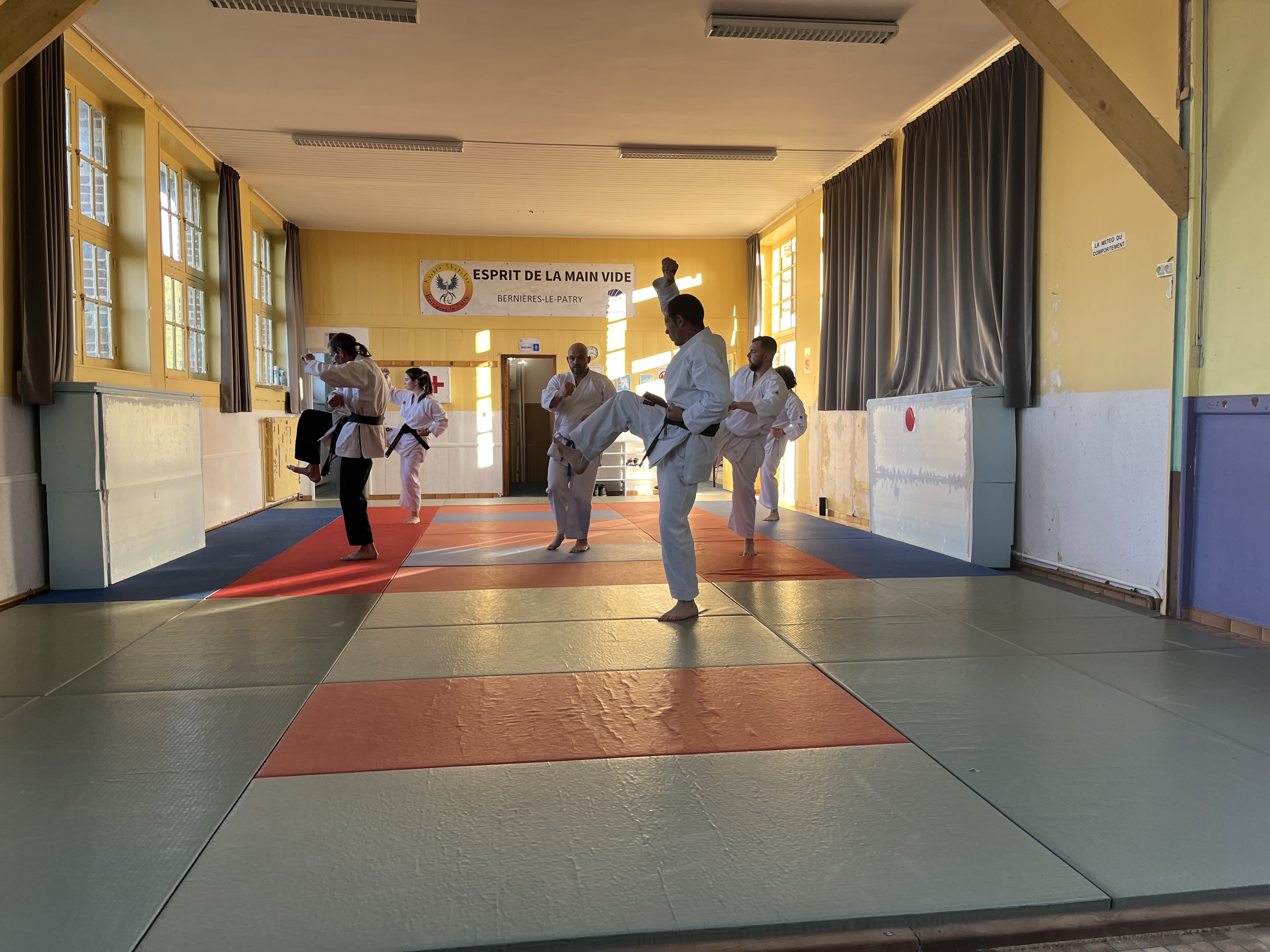 karaté club de karaté esprit de la main vide condé sur noireau condé en normandie Valdallière, Vassy, Karaté Shotokan