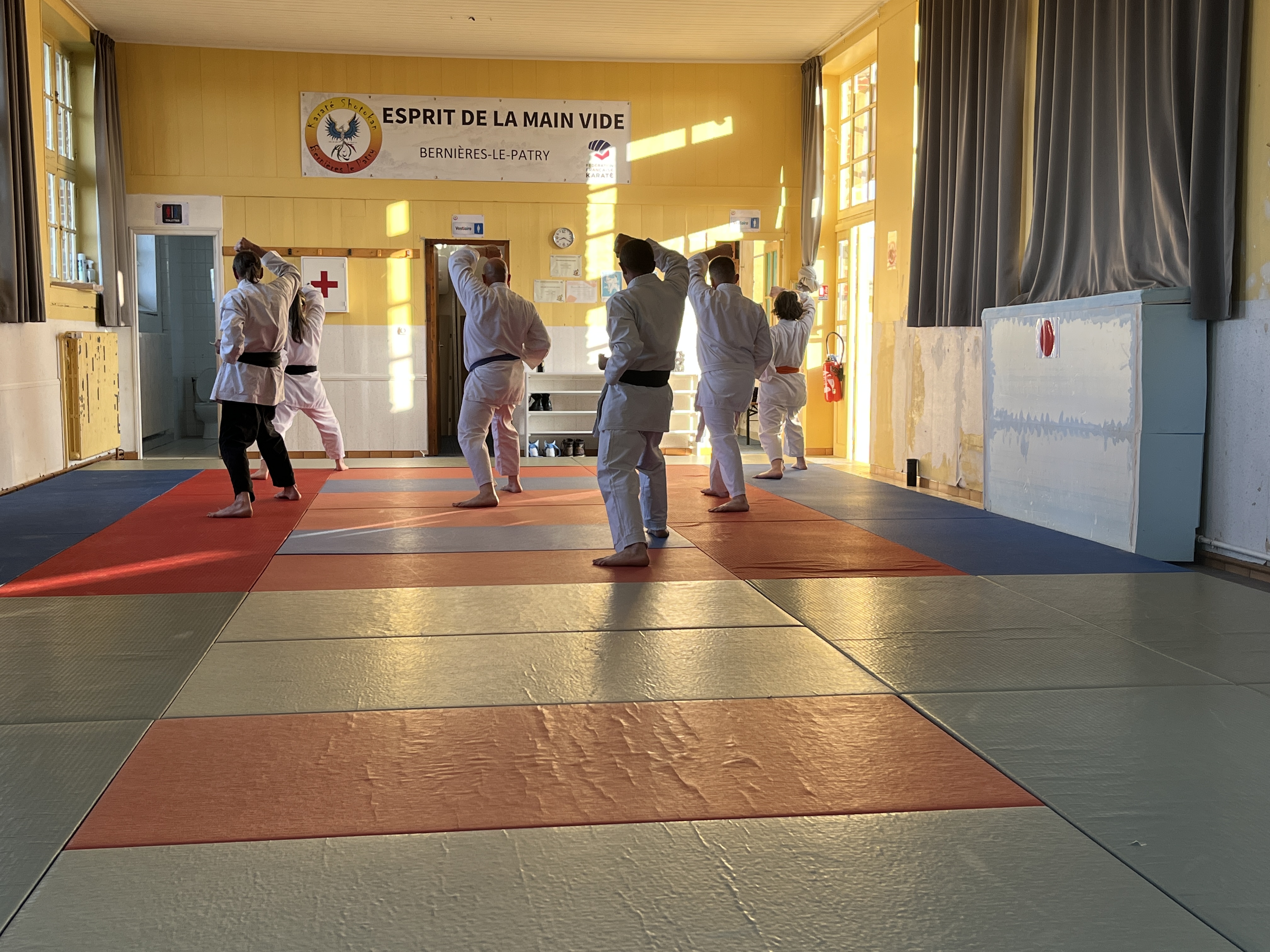 karaté club de karaté esprit de la main vide condé sur noireau condé en normandie Valdallière, Vassy, Karaté Shotokan