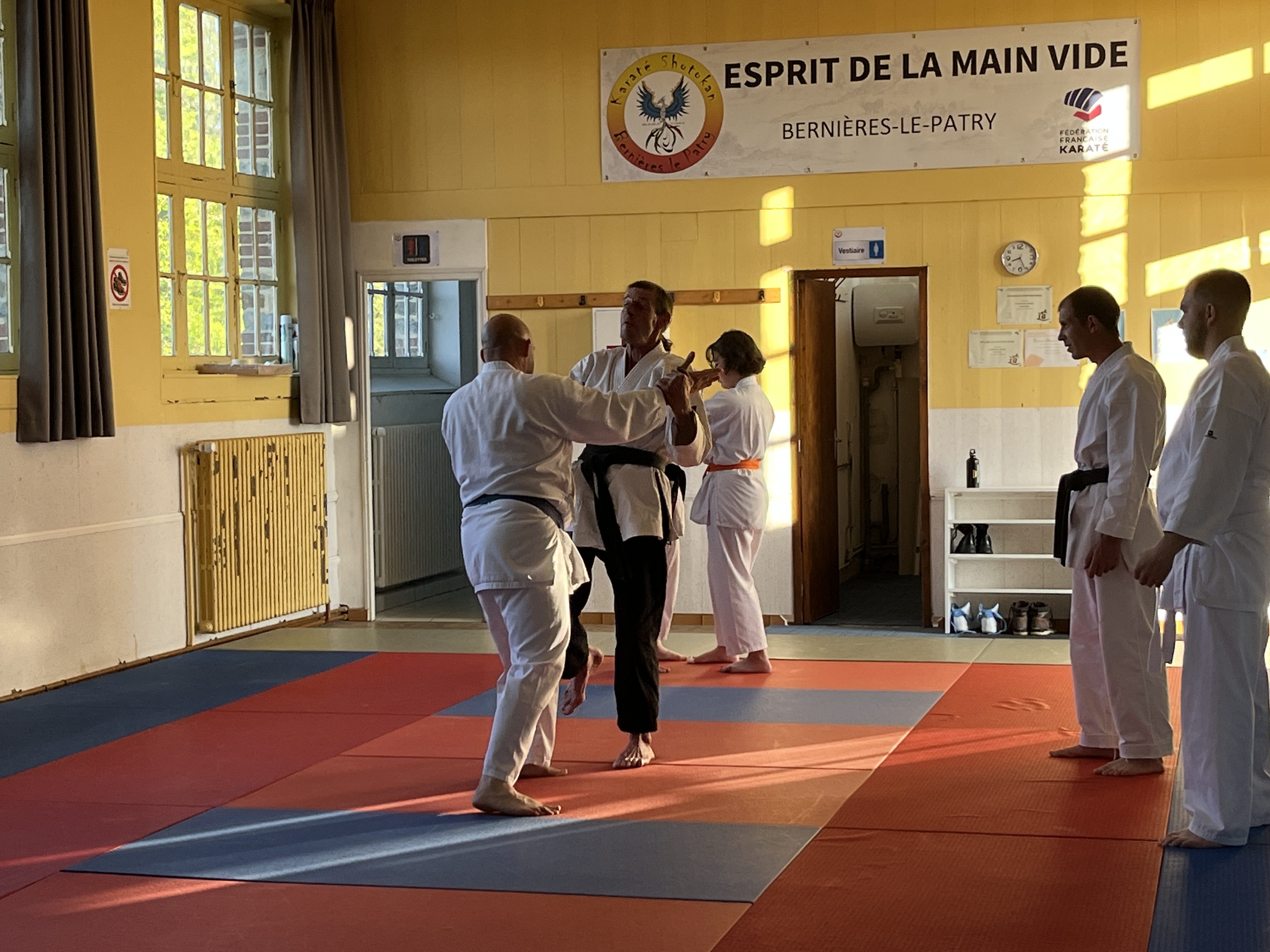 karaté club de karaté esprit de la main vide condé sur noireau condé en normandie Valdallière, Vassy, Karaté Shotokan