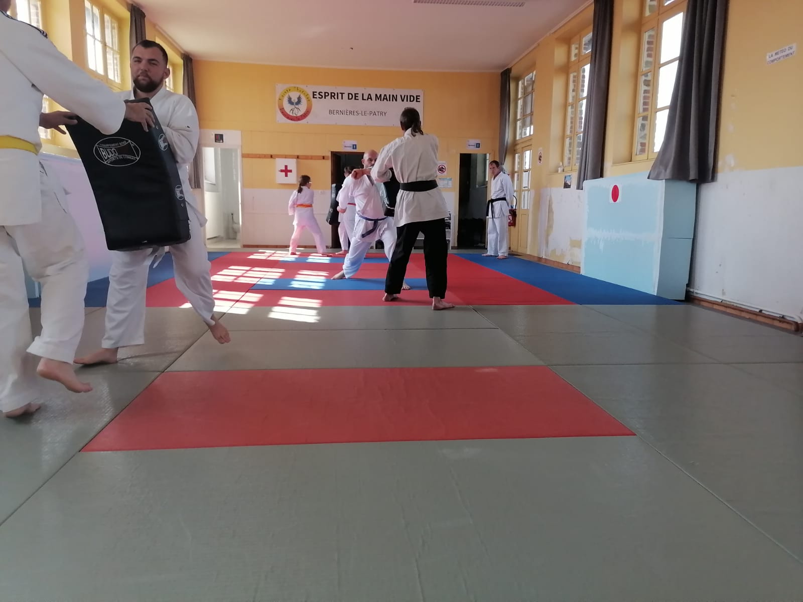 Basse Normandie karaté club de karaté esprit de la main vide condé sur noireau condé en normandie Valdallière Vassy Karaté Shotokan