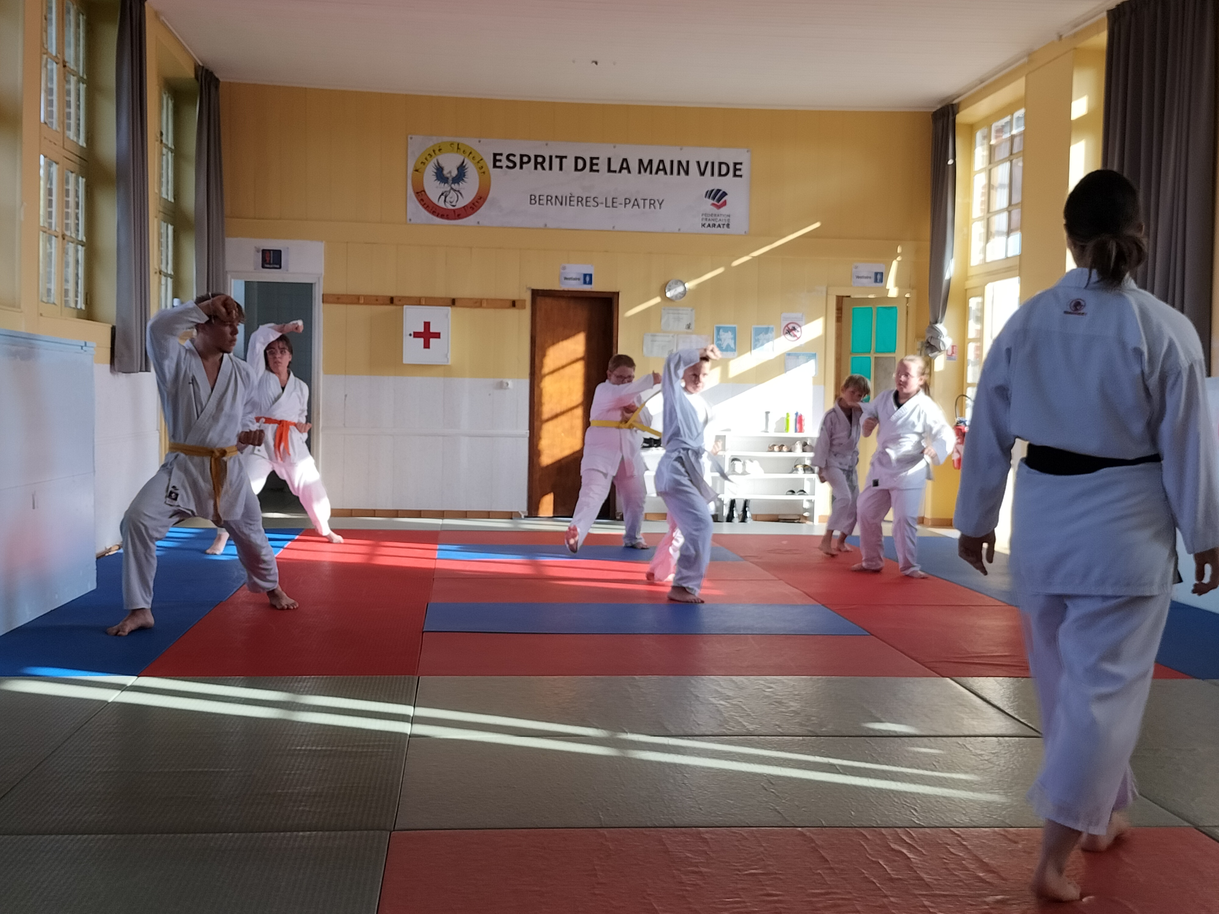 Basse Normandie karaté club de karaté esprit de la main vide condé sur noireau condé en normandie Valdallière Vassy Karaté Shotokan