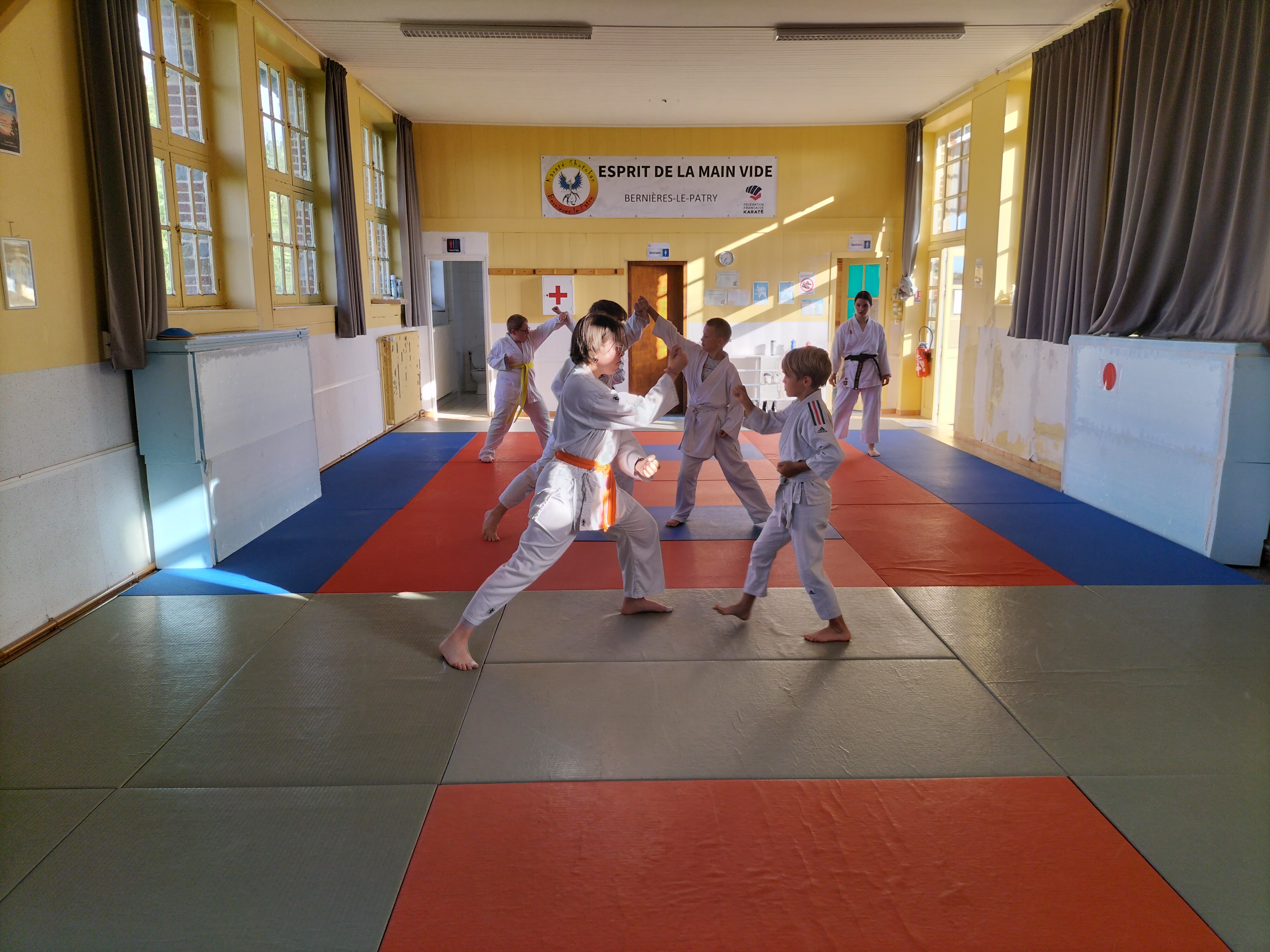 Basse Normandie karaté club de karaté esprit de la main vide condé sur noireau condé en normandie Valdallière Vassy Karaté Shotokan