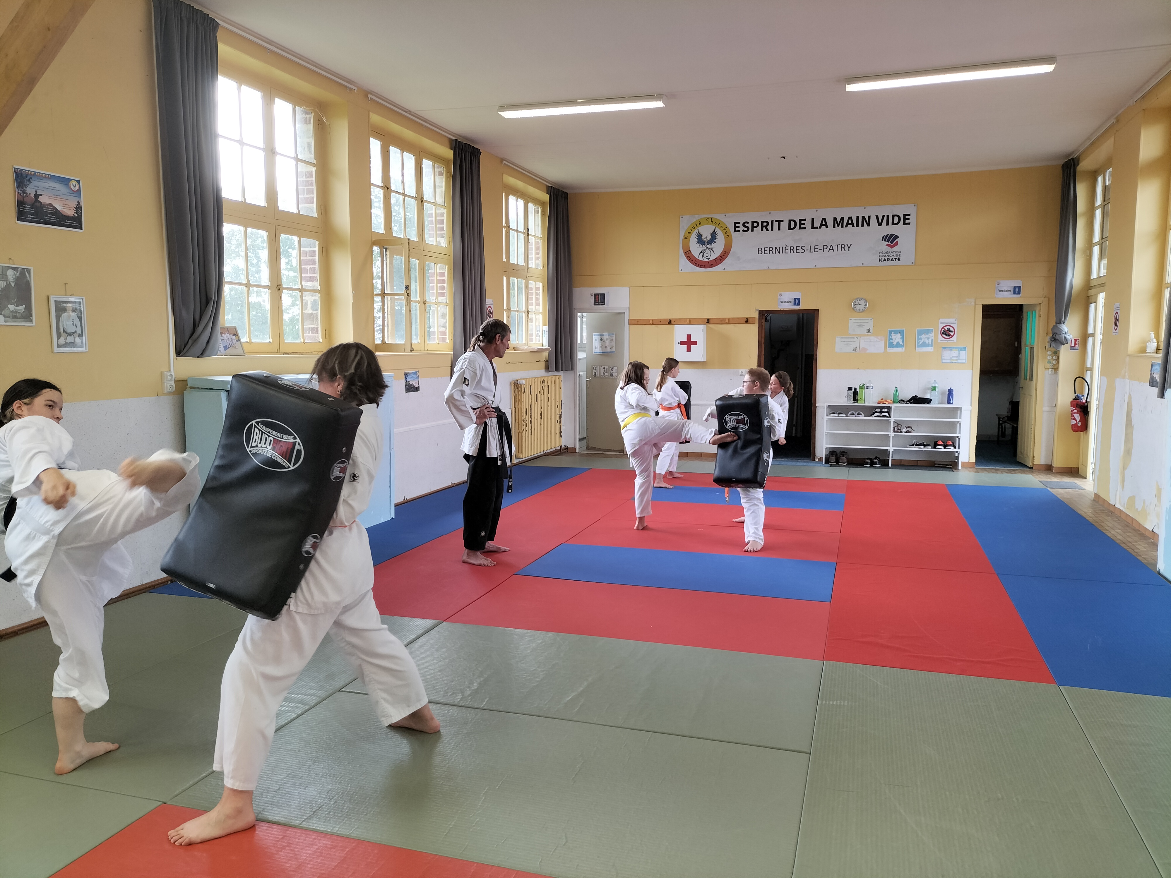 Basse Normandie karaté club de karaté esprit de la main vide condé sur noireau condé en normandie Valdallière Vassy Karaté Shotokan