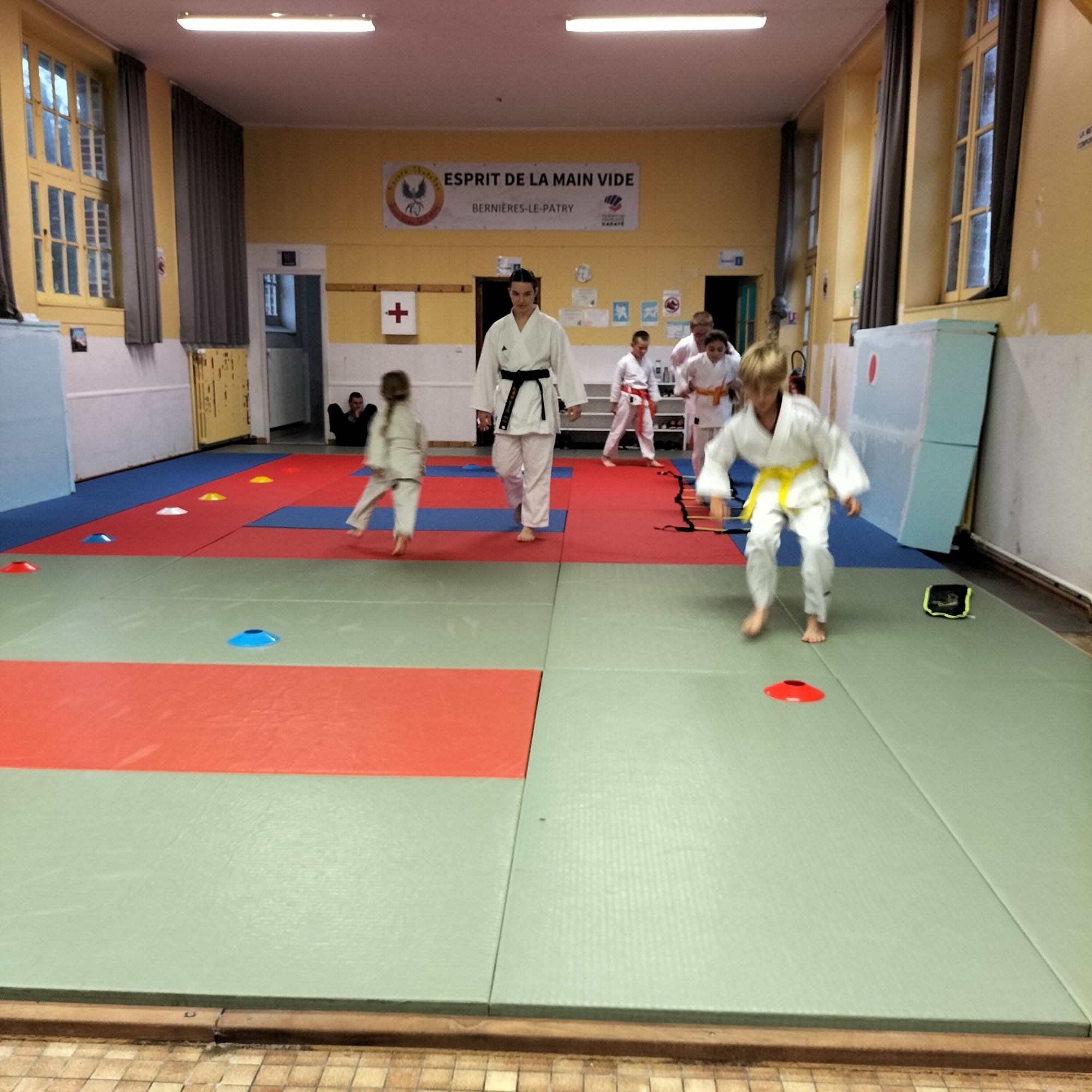 Basse Normandie karaté club de karaté esprit de la main vide condé sur noireau condé en normandie Valdallière Vassy Karaté Shotokan