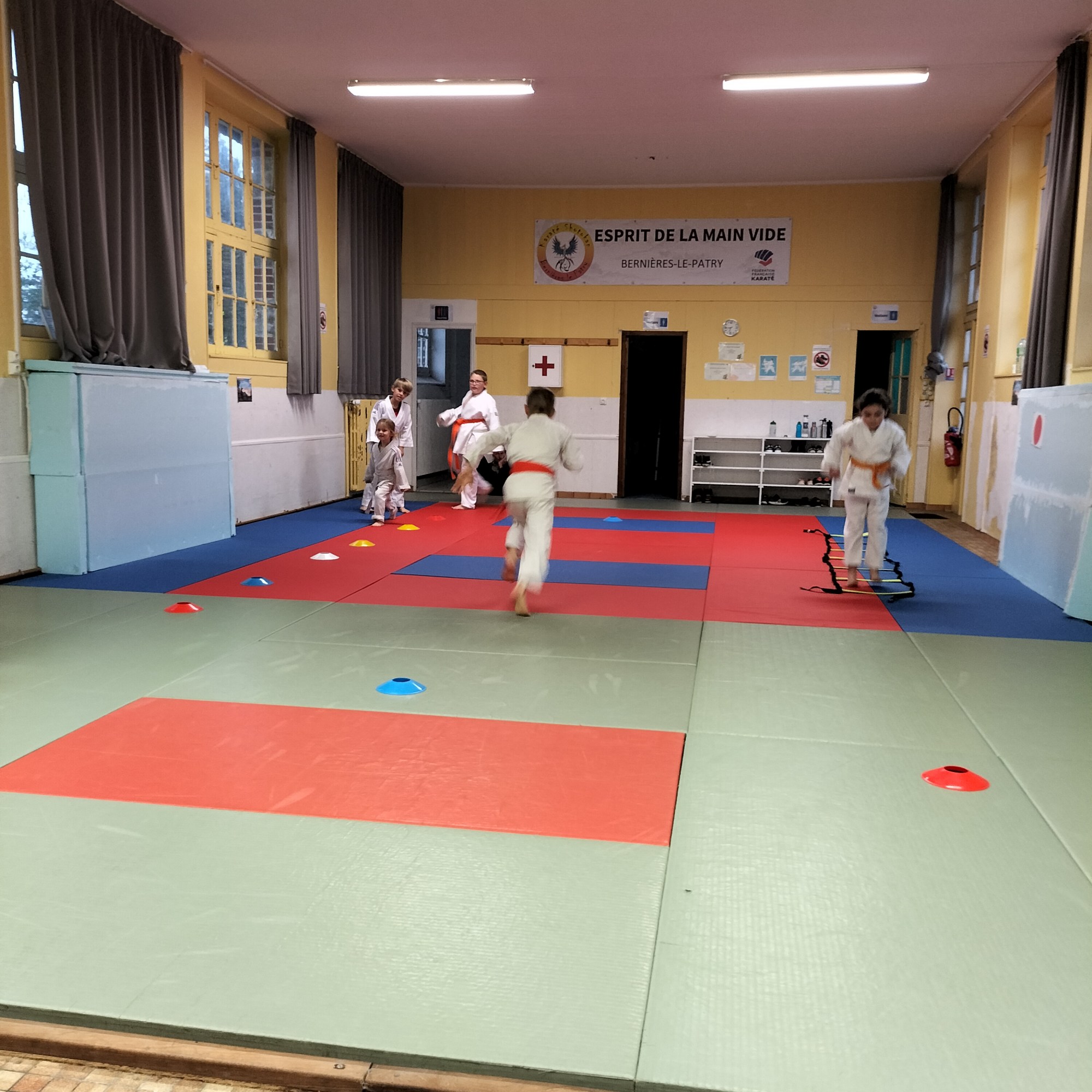 Basse Normandie karaté club de karaté esprit de la main vide condé sur noireau condé en normandie Valdallière Vassy Karaté Shotokan