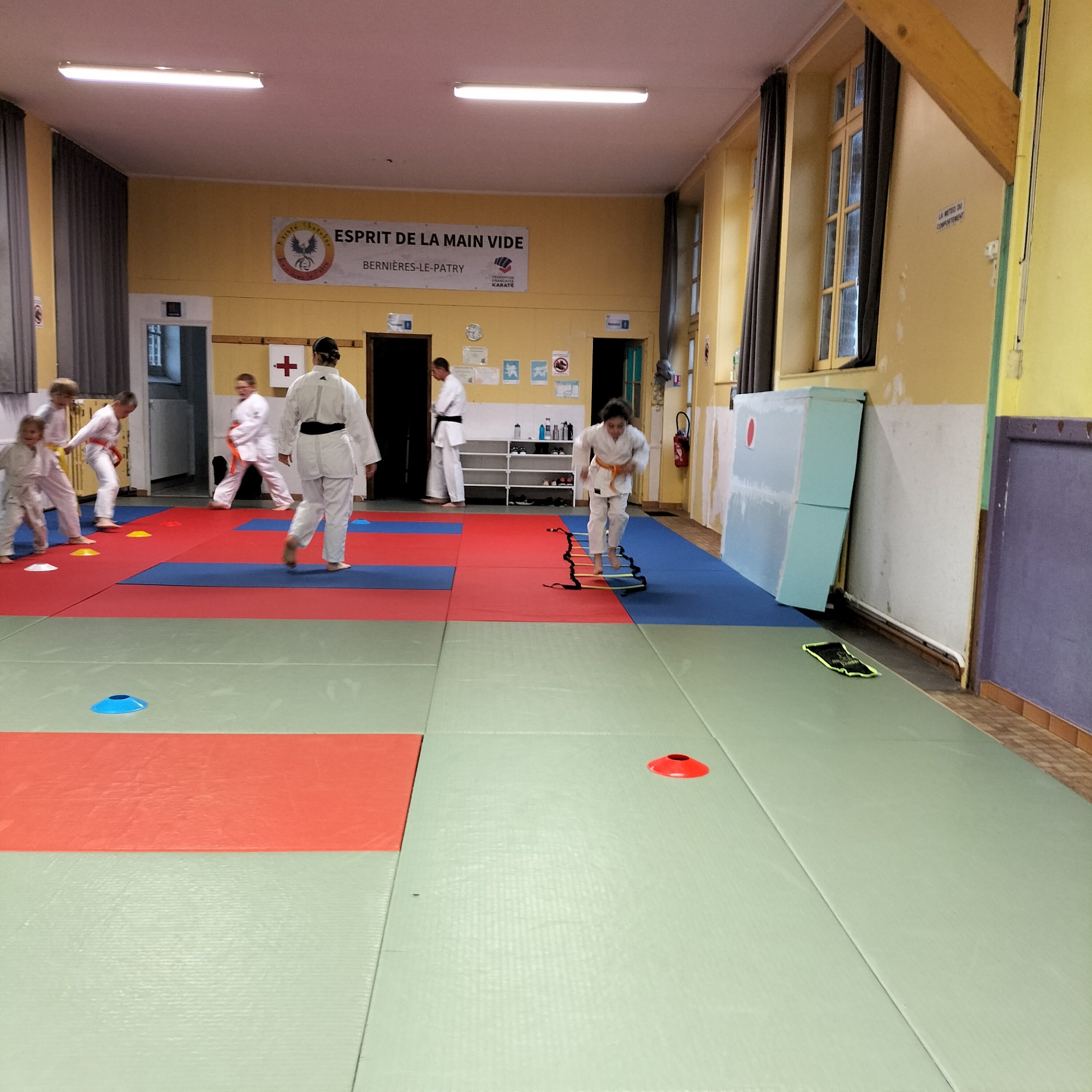 Basse Normandie karaté club de karaté esprit de la main vide condé sur noireau condé en normandie Valdallière Vassy Karaté Shotokan