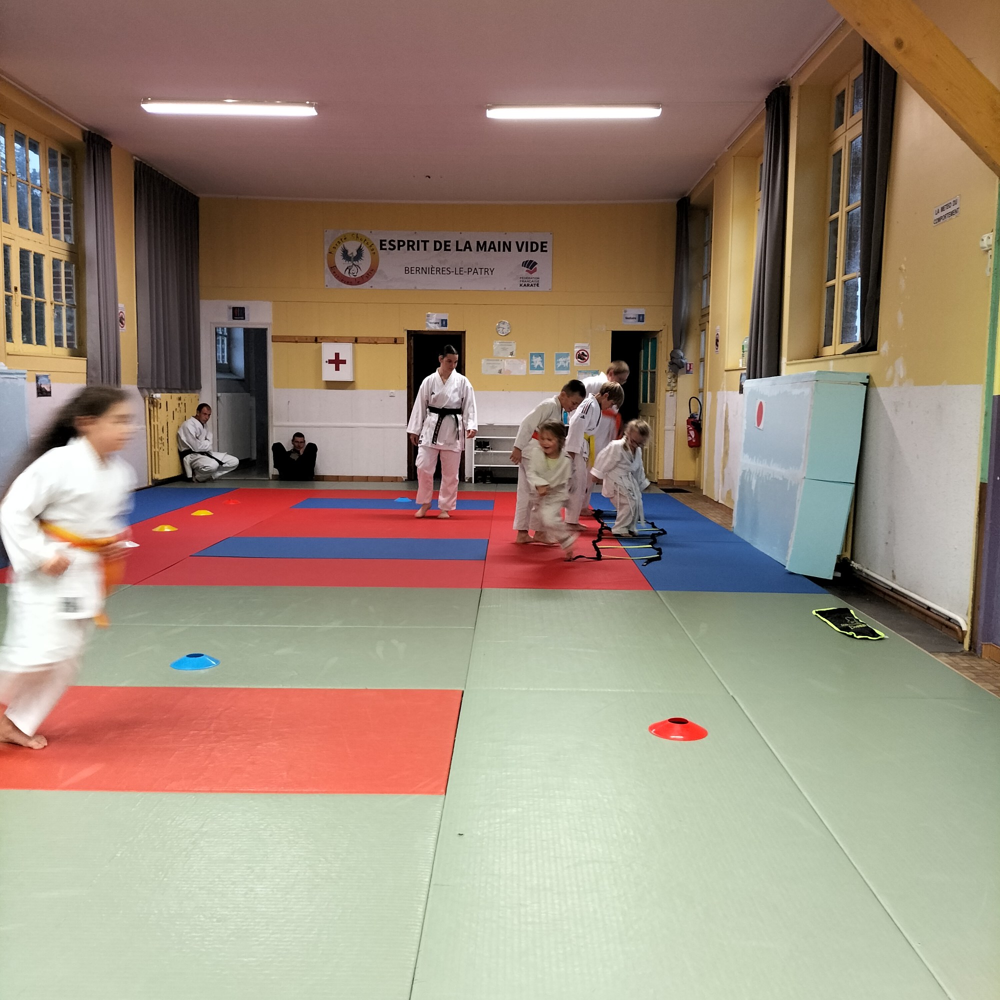 Basse Normandie karaté club de karaté esprit de la main vide condé sur noireau condé en normandie Valdallière Vassy Karaté Shotokan