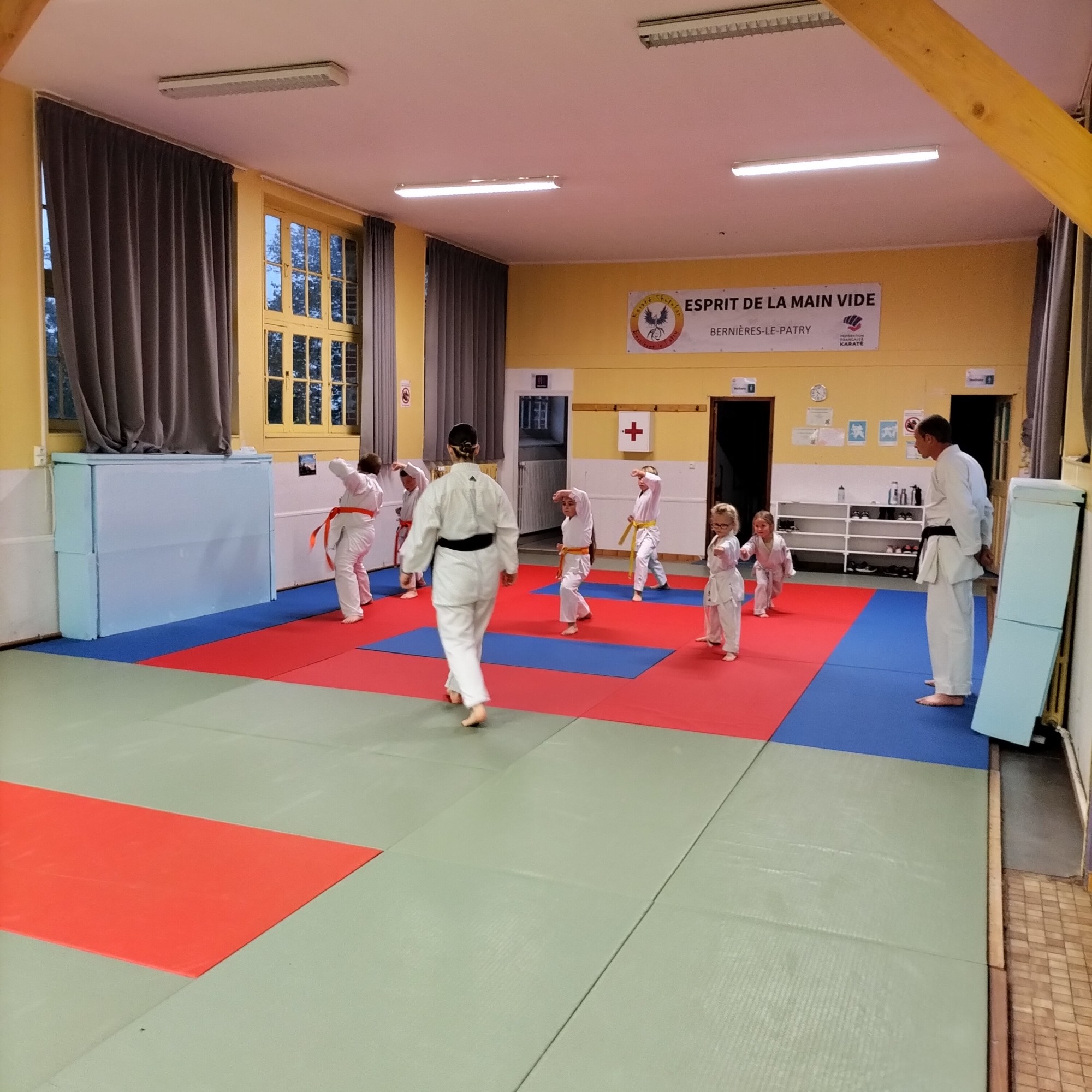 Basse Normandie karaté club de karaté esprit de la main vide condé sur noireau condé en normandie Valdallière Vassy Karaté Shotokan