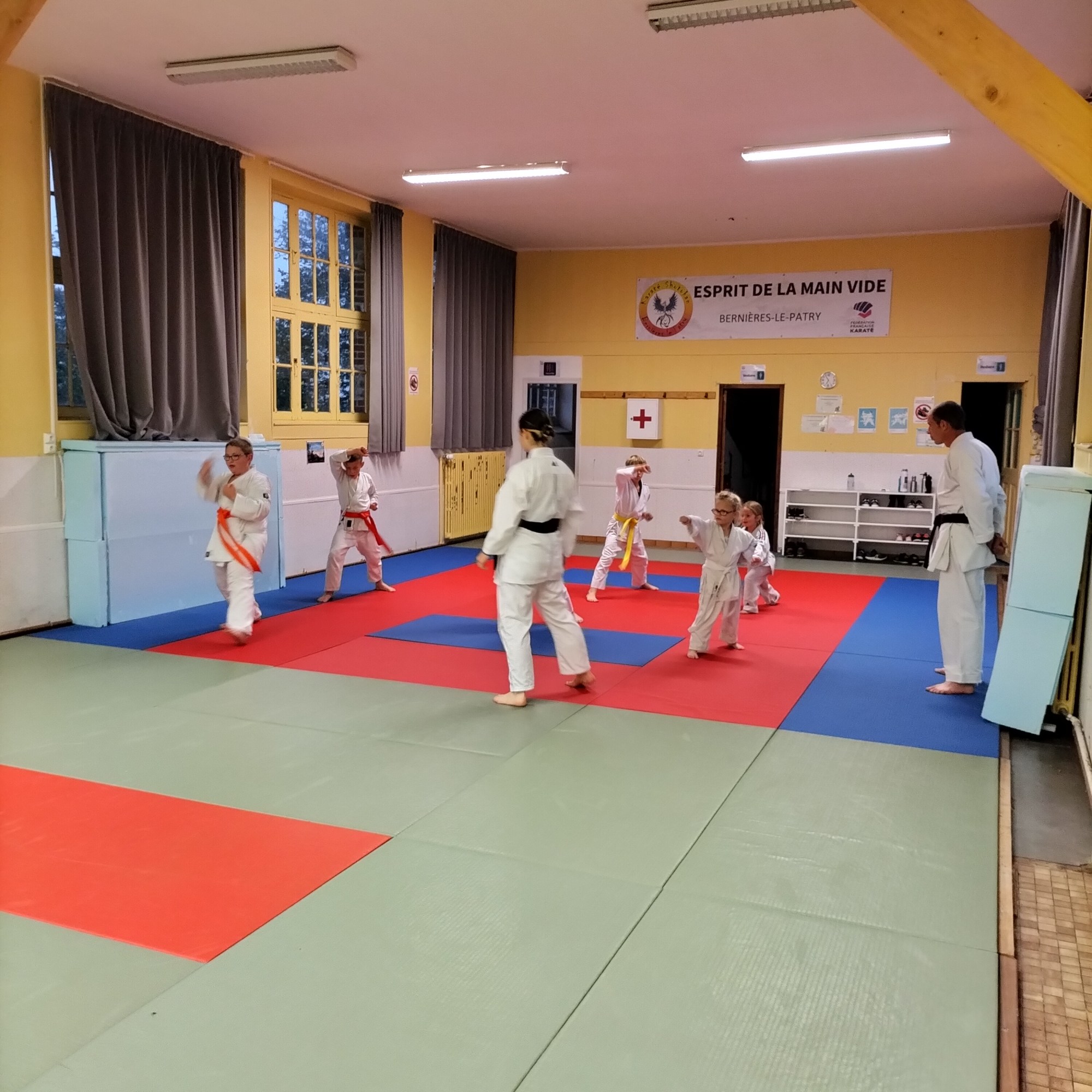 Basse Normandie karaté club de karaté esprit de la main vide condé sur noireau condé en normandie Valdallière Vassy Karaté Shotokan