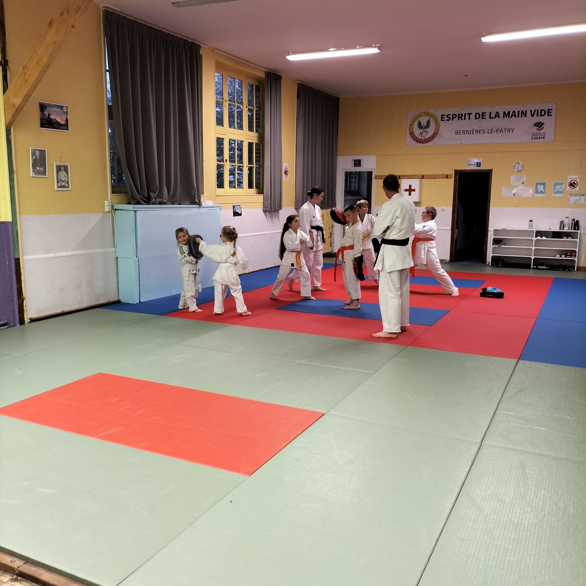 Basse Normandie karaté club de karaté esprit de la main vide condé sur noireau condé en normandie Valdallière Vassy Karaté Shotokan