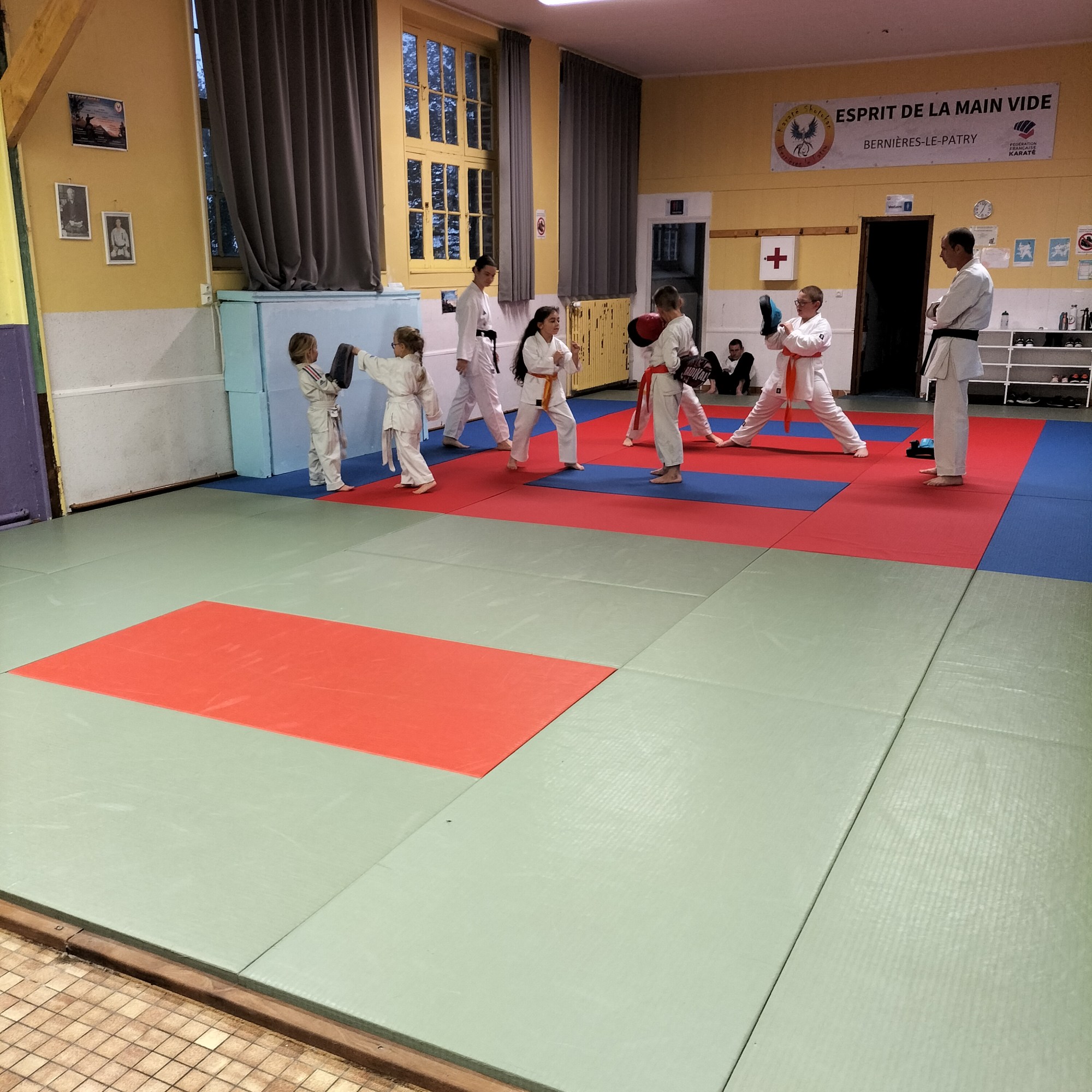 Basse Normandie karaté club de karaté esprit de la main vide condé sur noireau condé en normandie Valdallière Vassy Karaté Shotokan