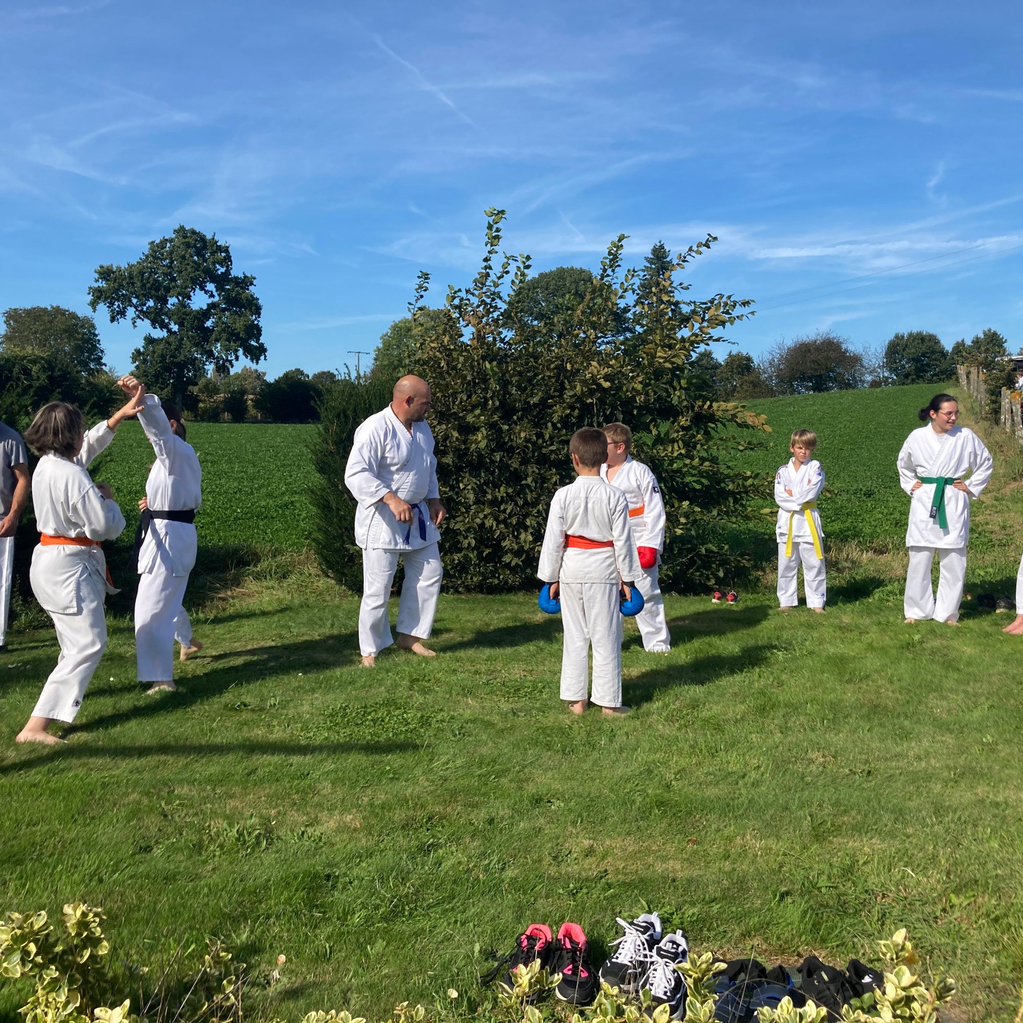 Basse Normandie karaté club de karaté esprit de la main vide condé sur noireau condé en normandie Valdallière Vassy Karaté Shotokan