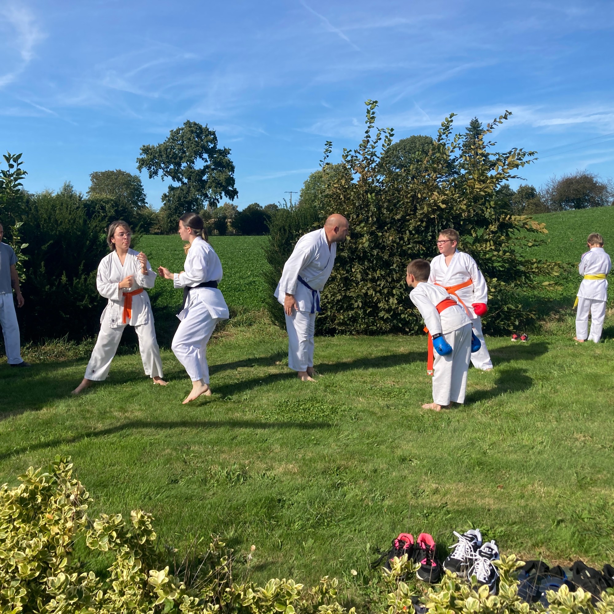 Basse Normandie karaté club de karaté esprit de la main vide condé sur noireau condé en normandie Valdallière Vassy Karaté Shotokan