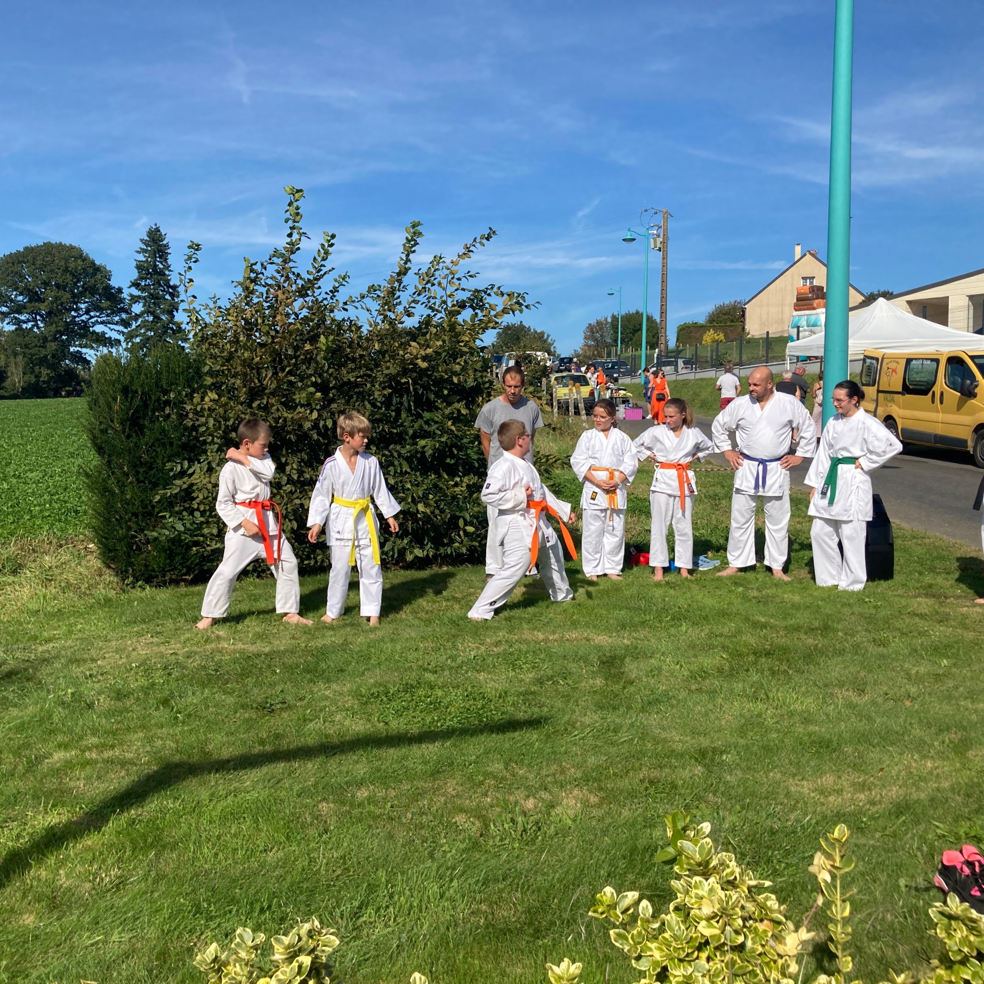 Basse Normandie karaté club de karaté esprit de la main vide condé sur noireau condé en normandie Valdallière Vassy Karaté Shotokan