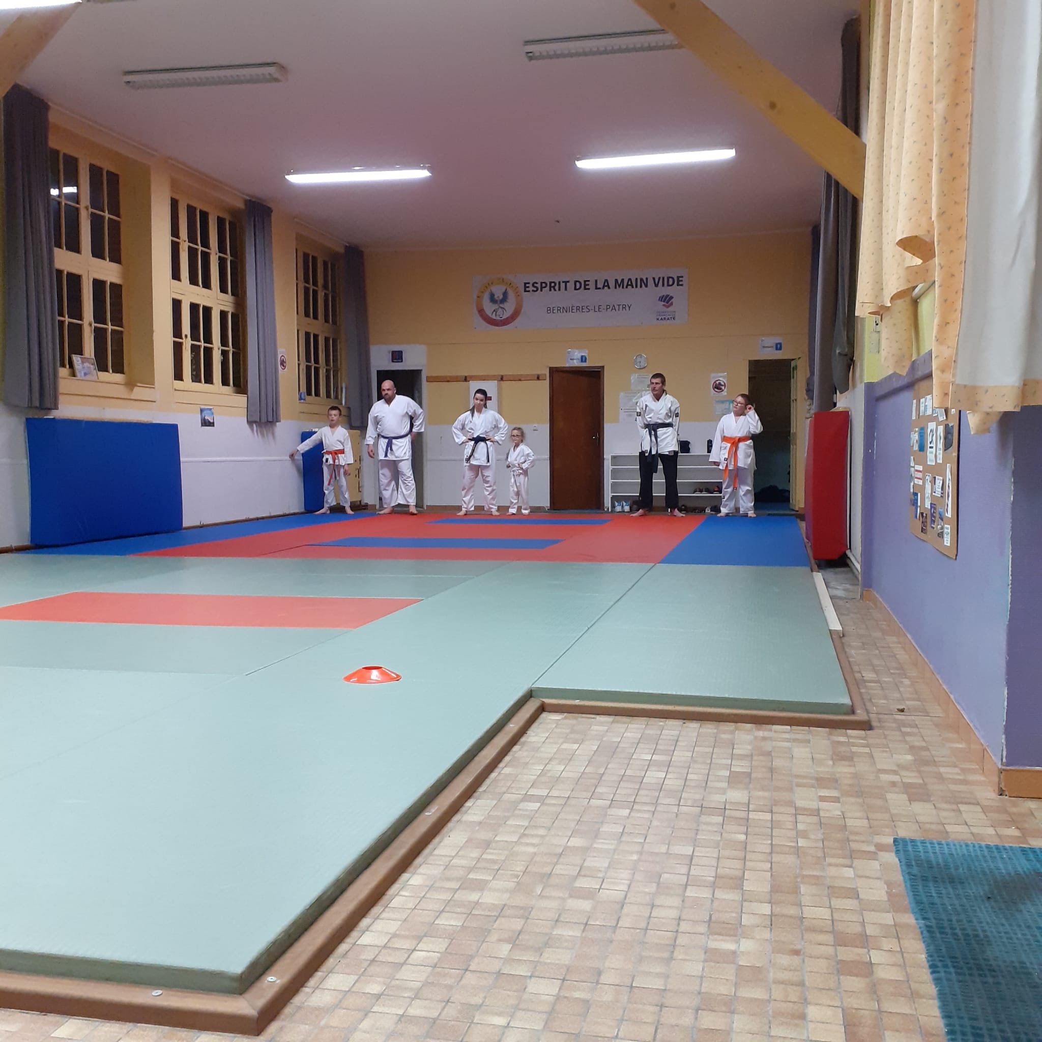 Basse Normandie karaté club de karaté esprit de la main vide condé sur noireau condé en normandie Valdallière Vassy Karaté Shotokan