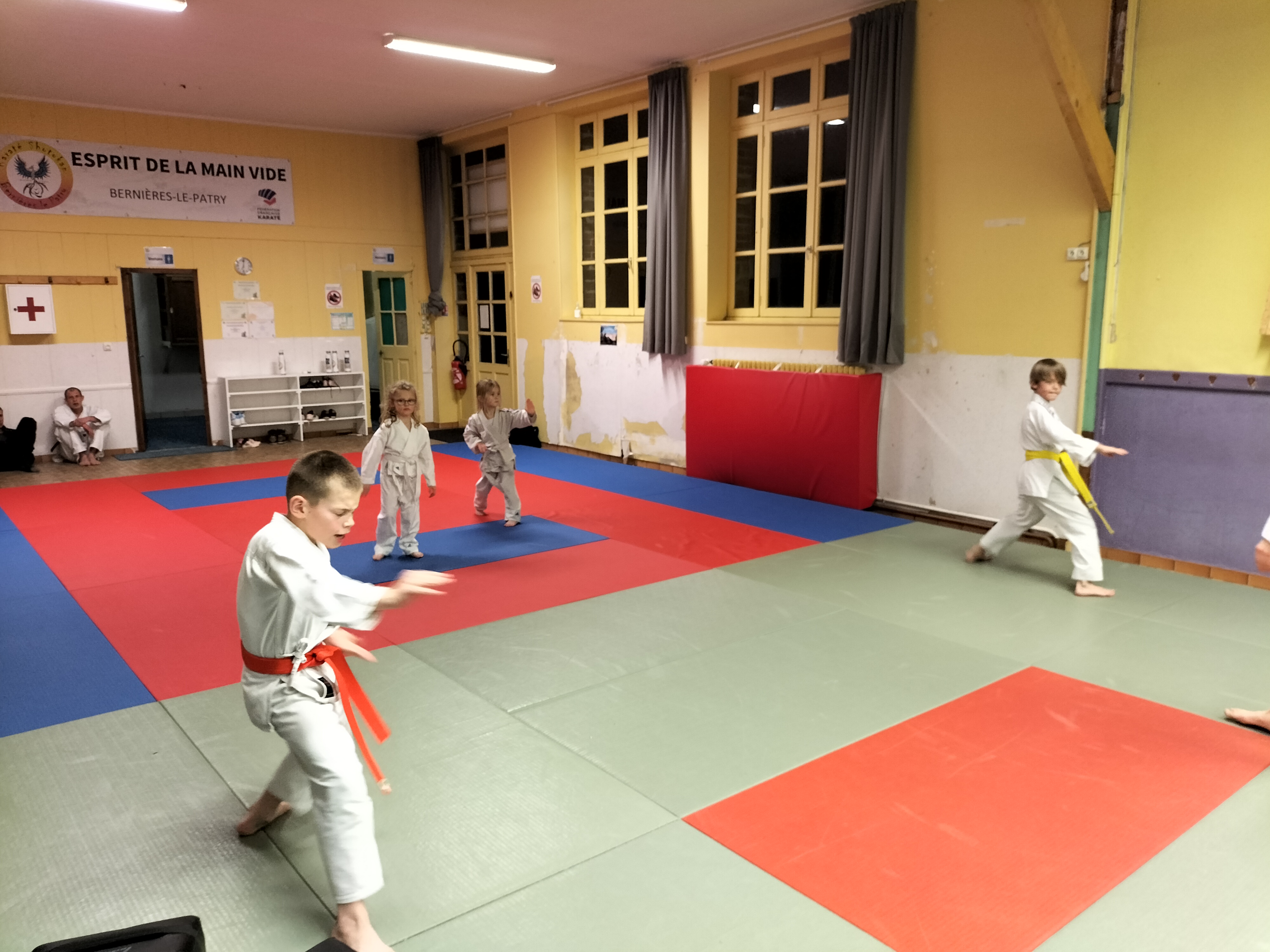 Basse Normandie karaté club de karaté esprit de la main vide condé sur noireau condé en normandie Valdallière Vassy Karaté Shotokan