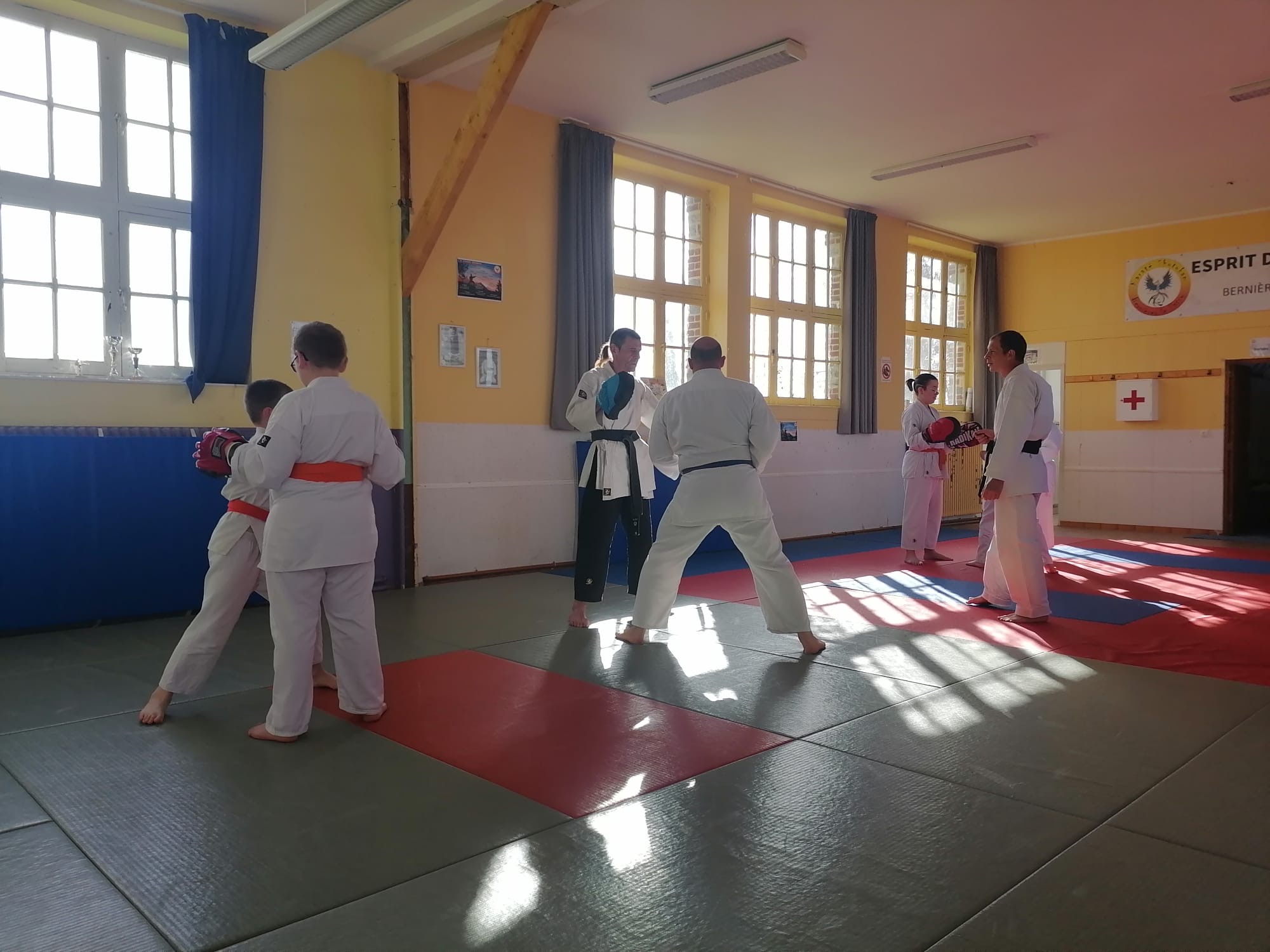 Basse Normandie karaté club de karaté esprit de la main vide condé sur noireau condé en normandie Valdallière Vassy Karaté Shotokan