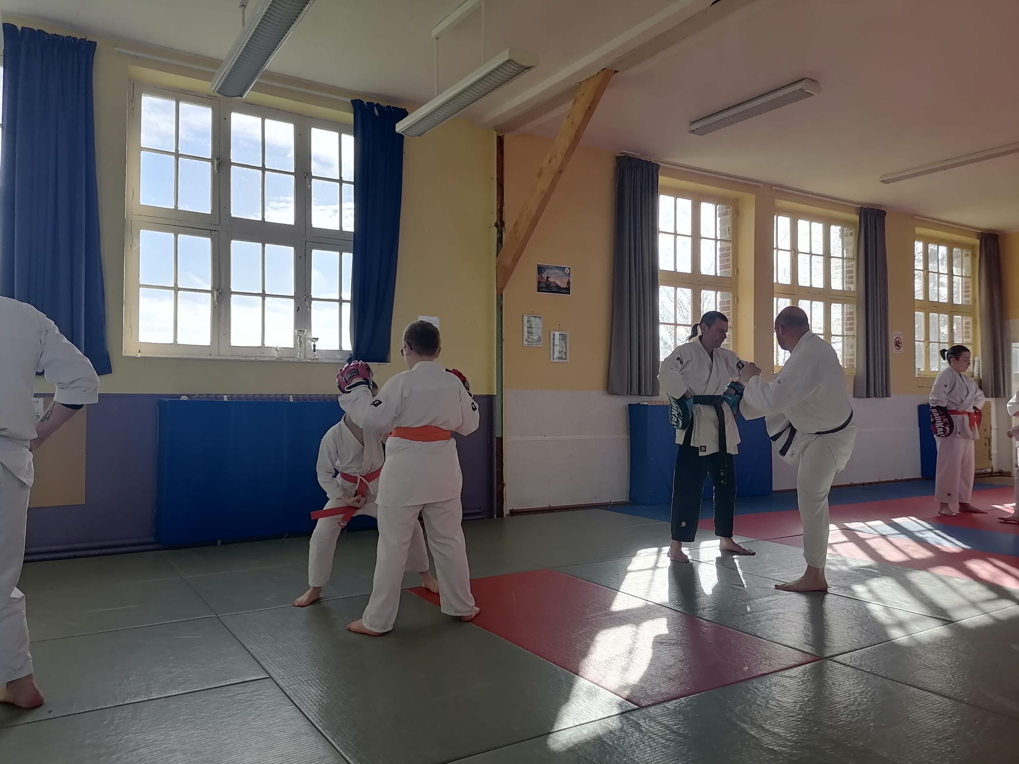 Basse Normandie karaté club de karaté esprit de la main vide condé sur noireau condé en normandie Valdallière Vassy Karaté Shotokan