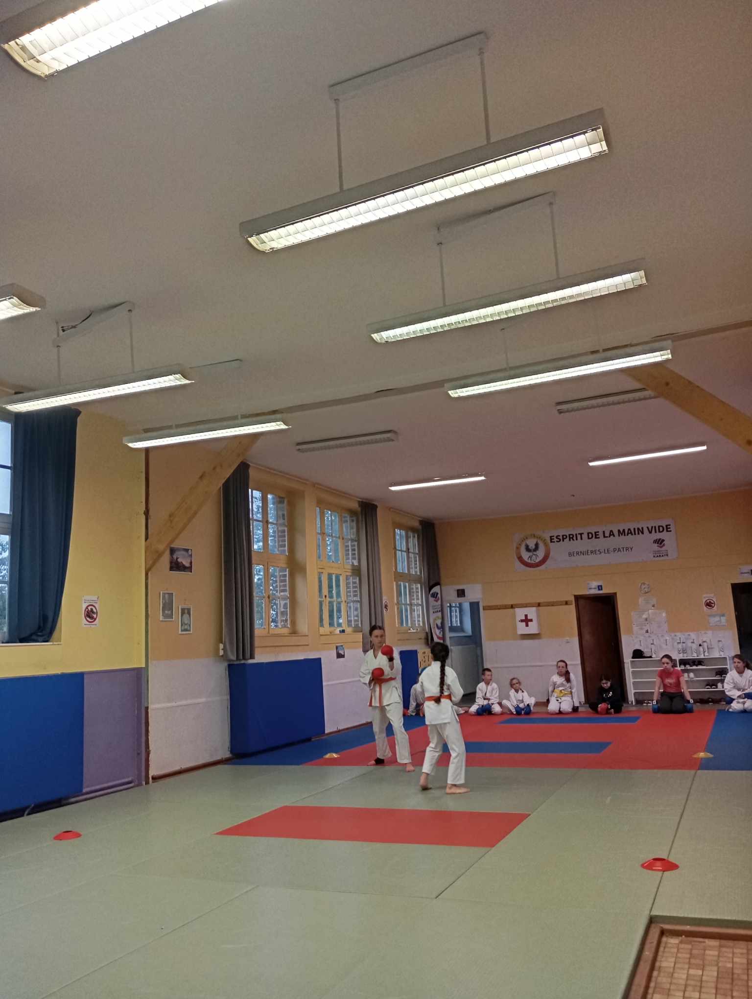 Basse Normandie karaté club de karaté esprit de la main vide condé sur noireau condé en normandie Valdallière Vassy Karaté Shotokan