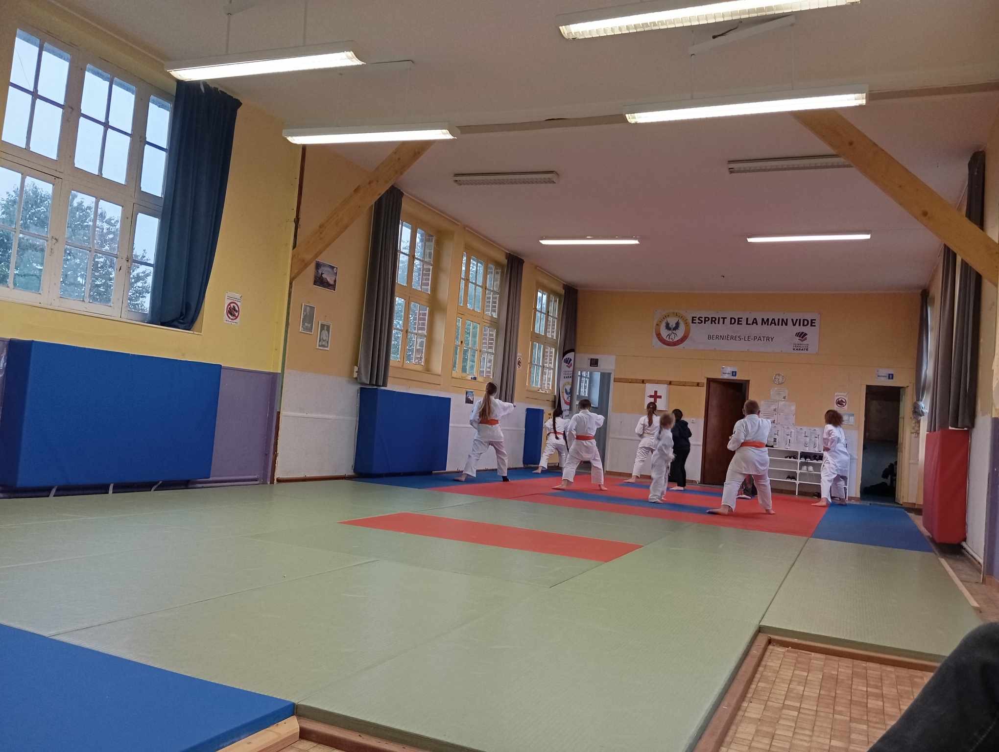 Basse Normandie karaté club de karaté esprit de la main vide condé sur noireau condé en normandie Valdallière Vassy Karaté Shotokan