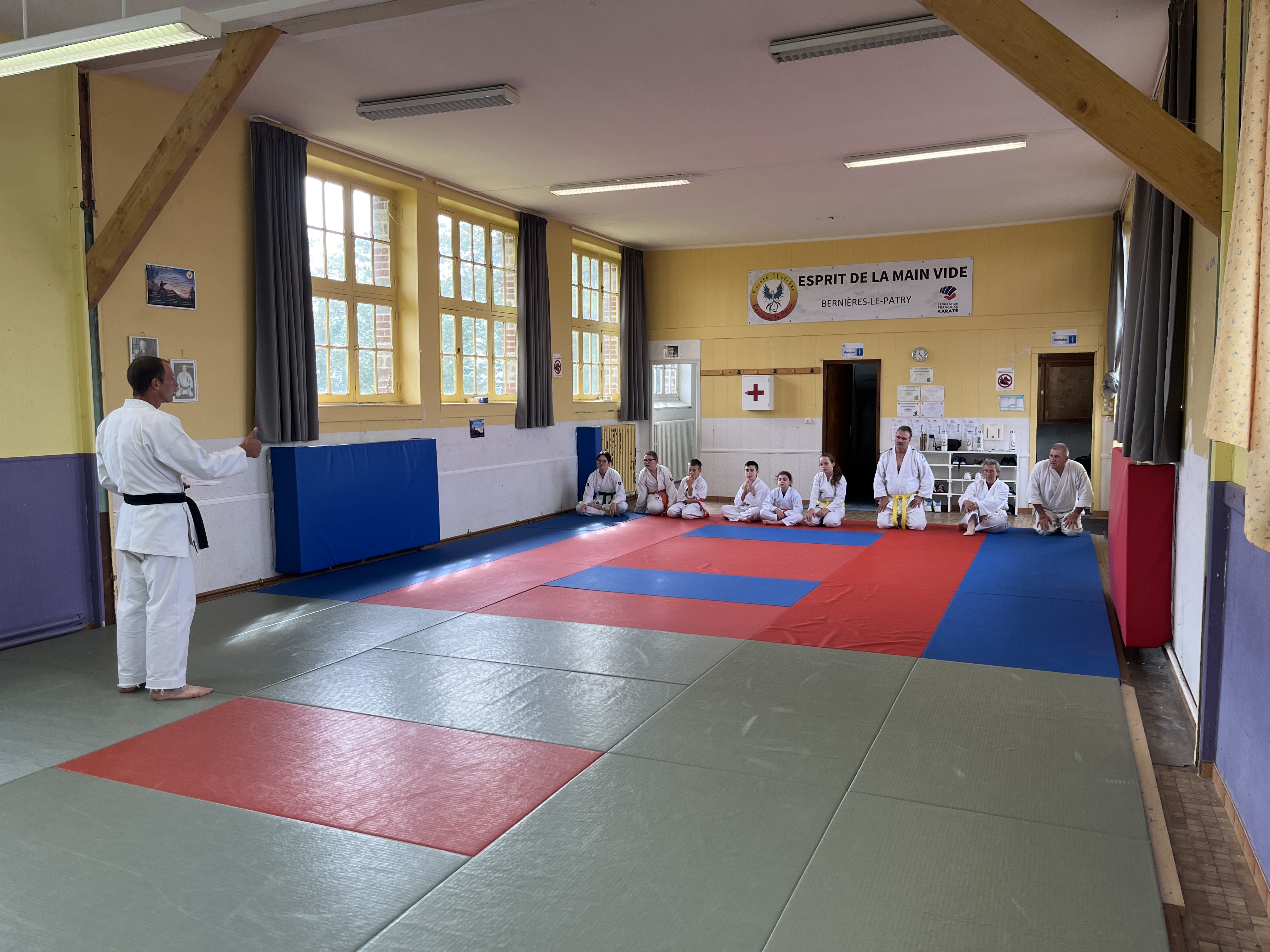 Basse Normandie karaté club de karaté esprit de la main vide condé sur noireau condé en normandie Valdallière Vassy Karaté Shotokan