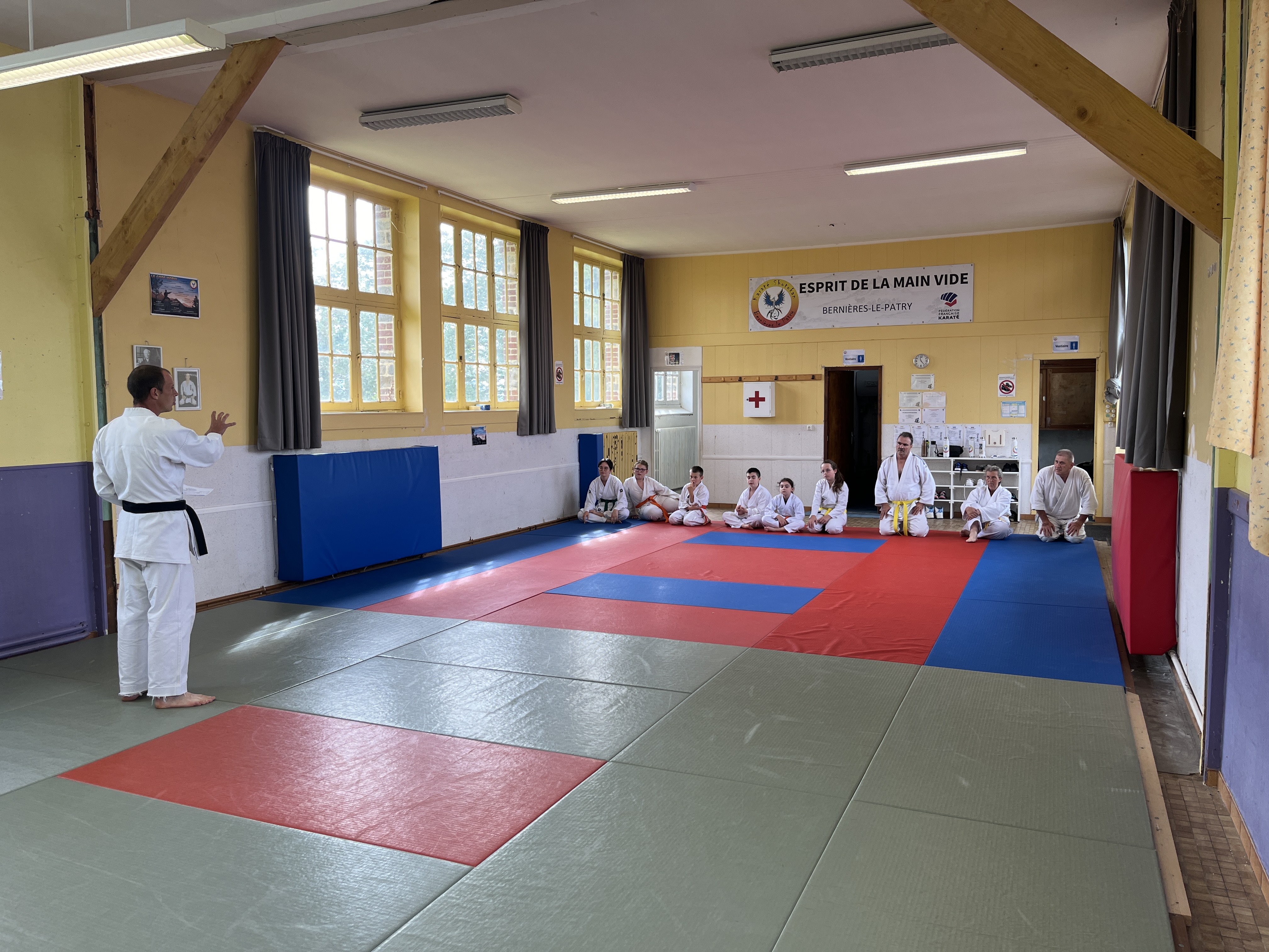 Basse Normandie karaté club de karaté esprit de la main vide condé sur noireau condé en normandie Valdallière Vassy Karaté Shotokan