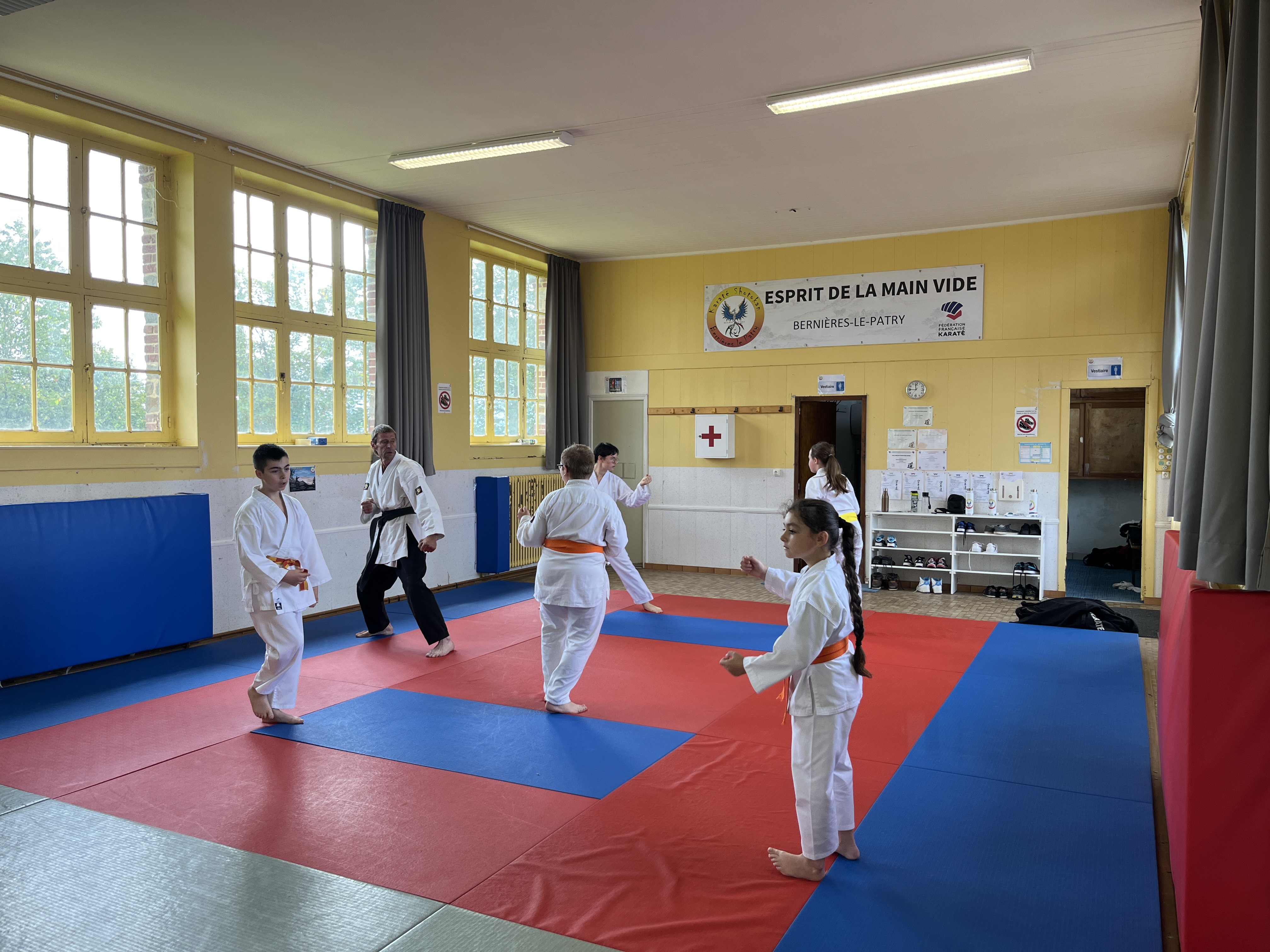 Basse Normandie karaté club de karaté esprit de la main vide condé sur noireau condé en normandie Valdallière Vassy Karaté Shotokan