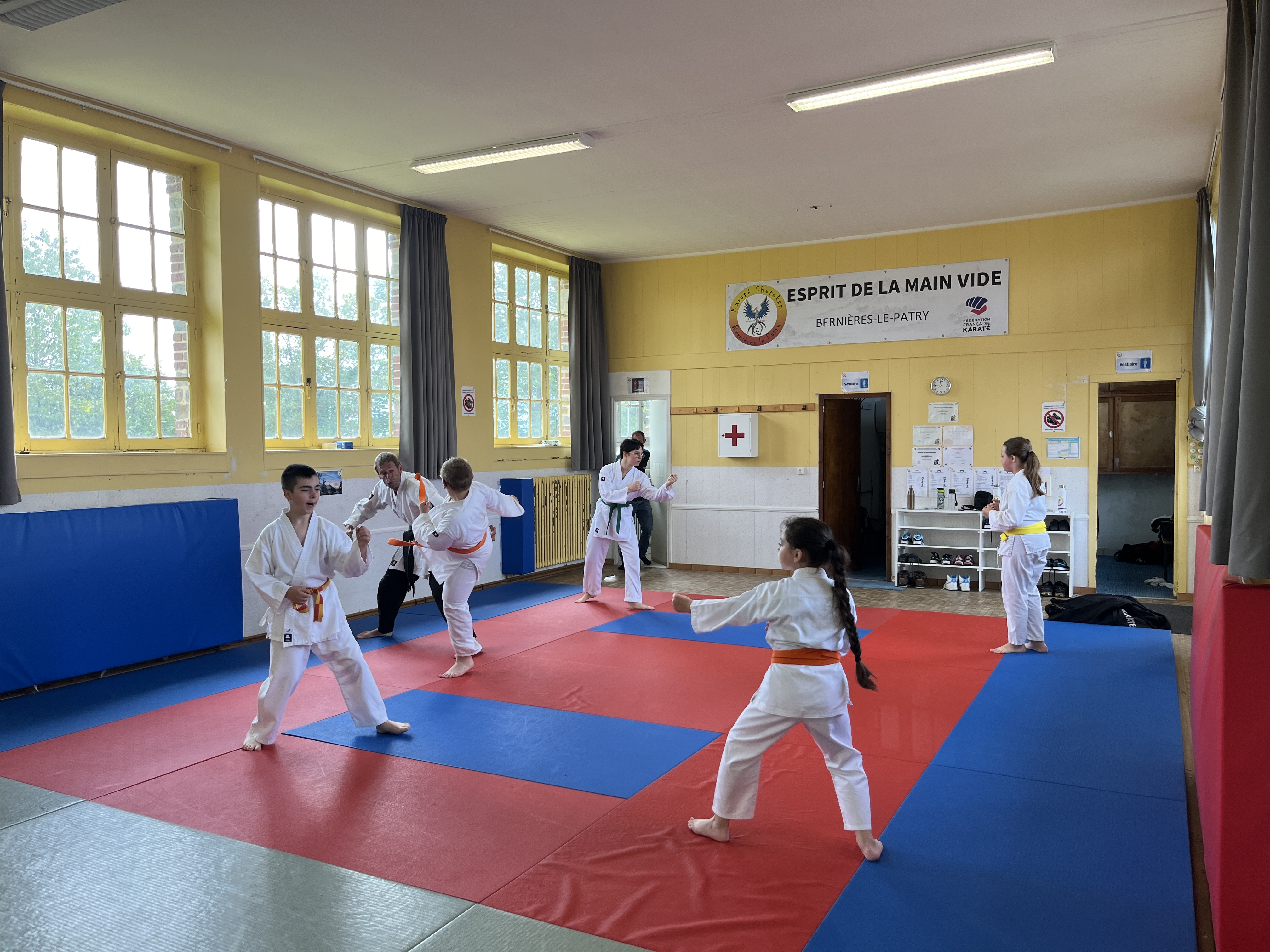 Basse Normandie karaté club de karaté esprit de la main vide condé sur noireau condé en normandie Valdallière Vassy Karaté Shotokan