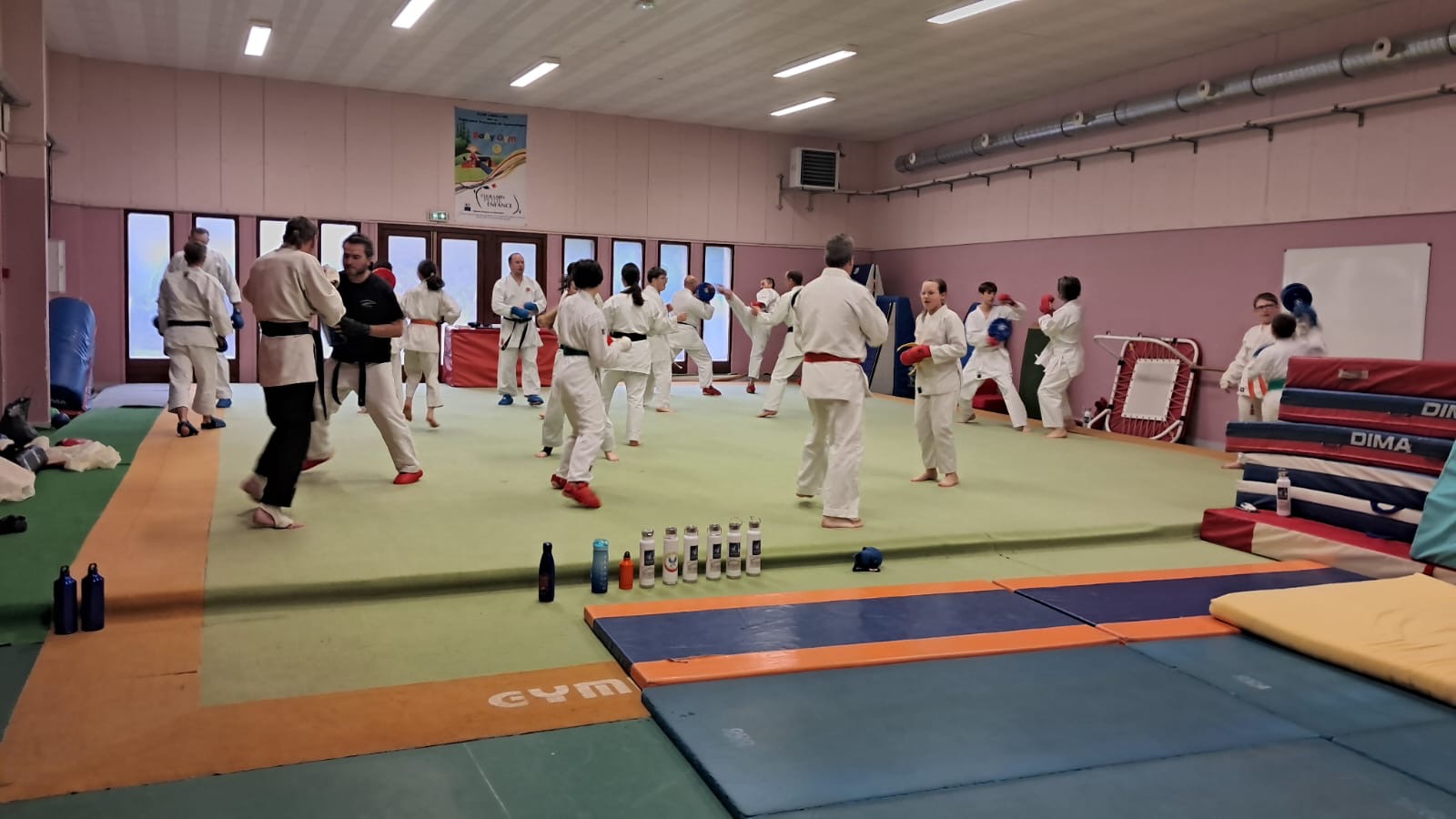 Basse Normandie karaté club de karaté esprit de la main vide condé sur noireau condé en normandie Valdallière Vassy Karaté Shotokan
