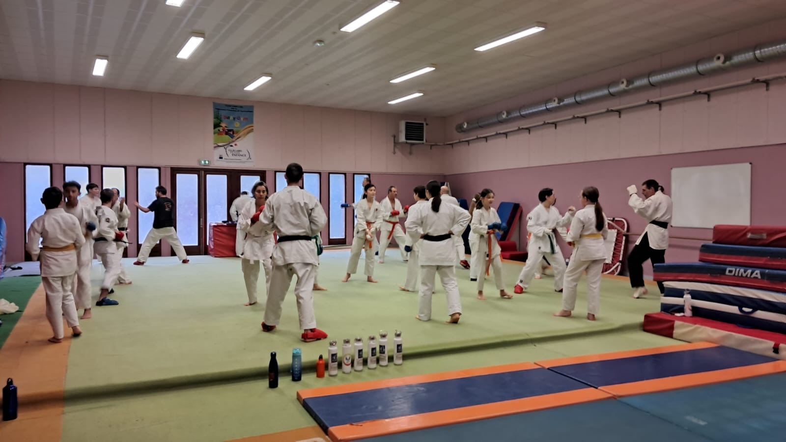 Basse Normandie karaté club de karaté esprit de la main vide condé sur noireau condé en normandie Valdallière Vassy Karaté Shotokan