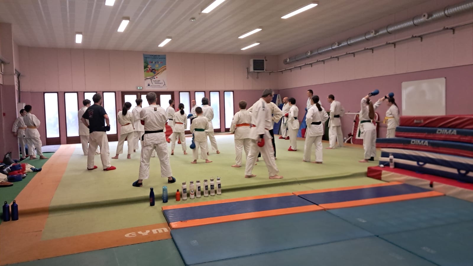 Basse Normandie karaté club de karaté esprit de la main vide condé sur noireau condé en normandie Valdallière Vassy Karaté Shotokan