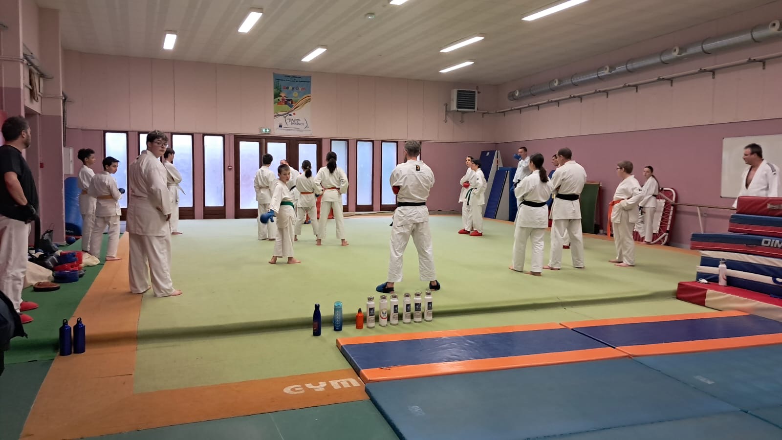 Basse Normandie karaté club de karaté esprit de la main vide condé sur noireau condé en normandie Valdallière Vassy Karaté Shotokan