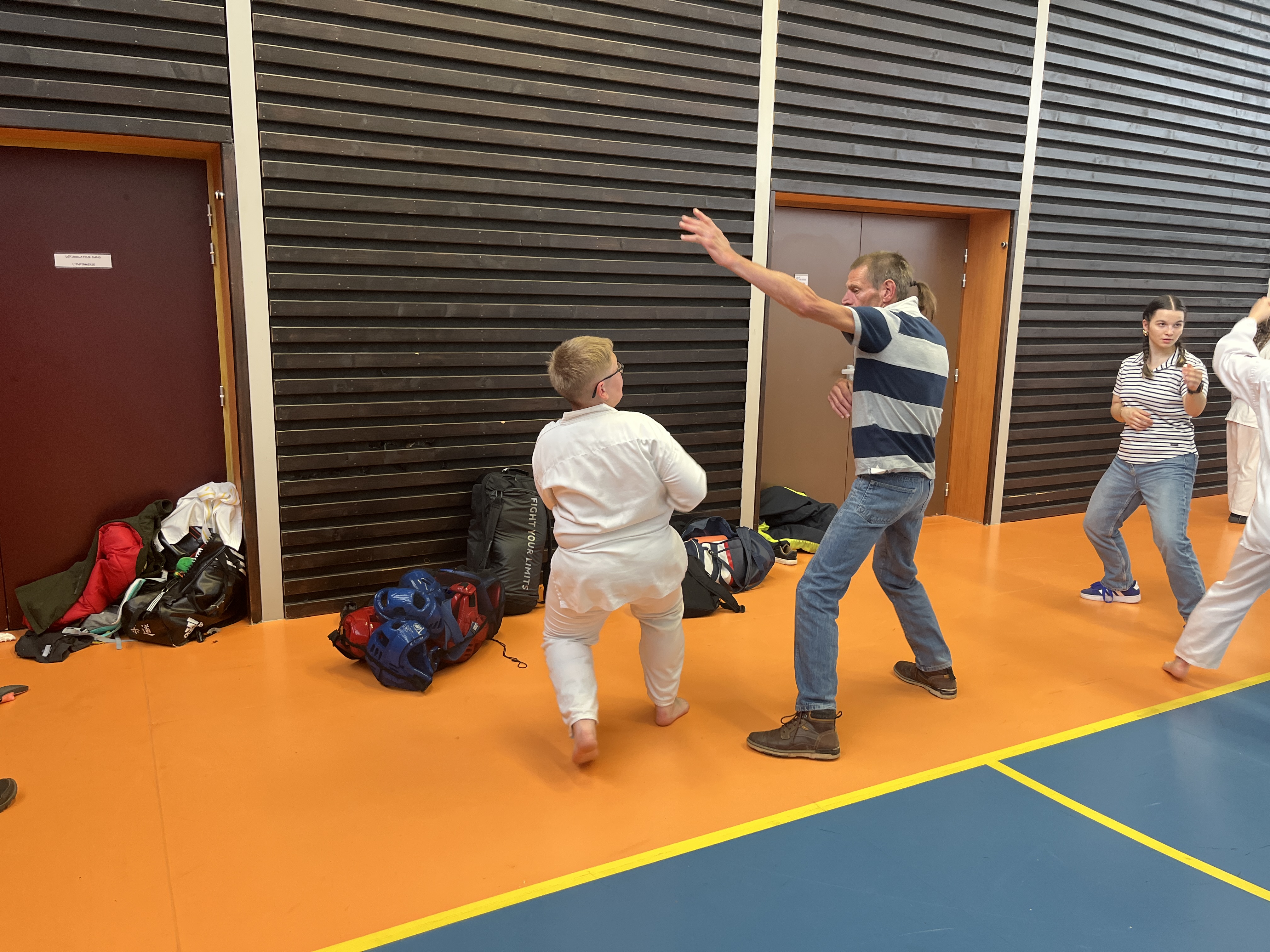 Basse Normandie karaté club de karaté esprit de la main vide condé sur noireau condé en normandie Valdallière Vassy Karaté Shotokan calvados basse normandie orne manche